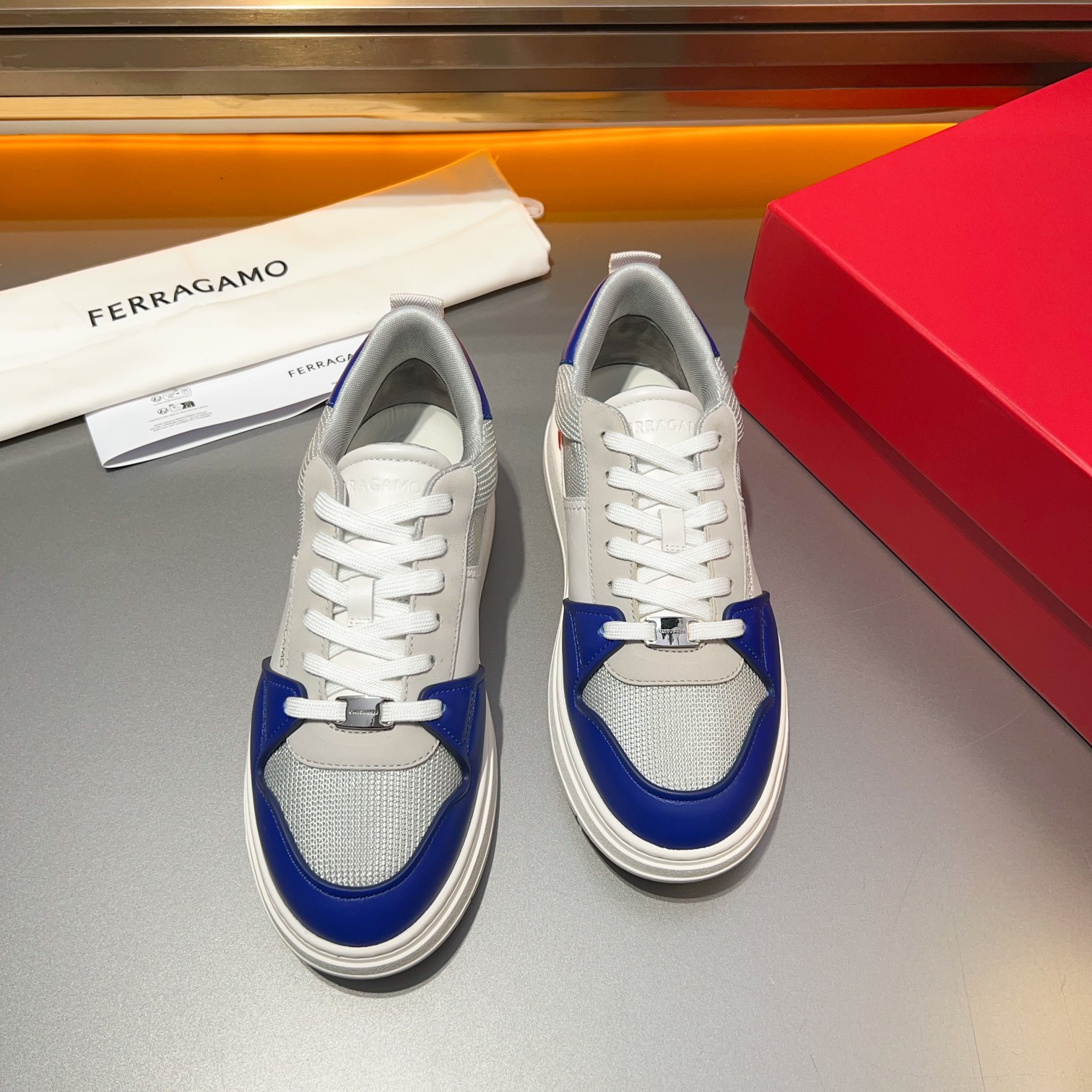 Dongguan goods La última actualización de Ferragamo, este mocasín de caña baja está confeccionado en