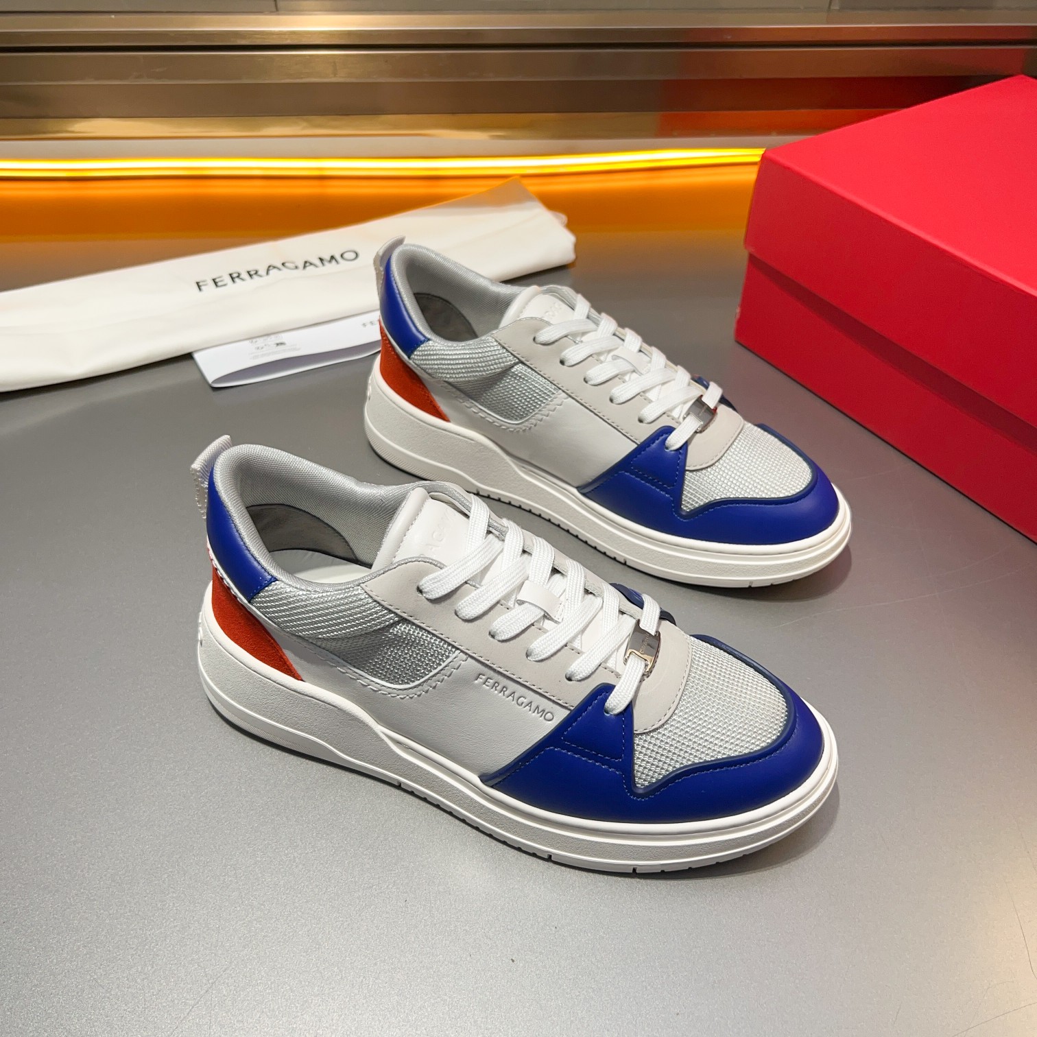 Dongguan goods La última actualización de Ferragamo, este mocasín de caña baja está confeccionado en