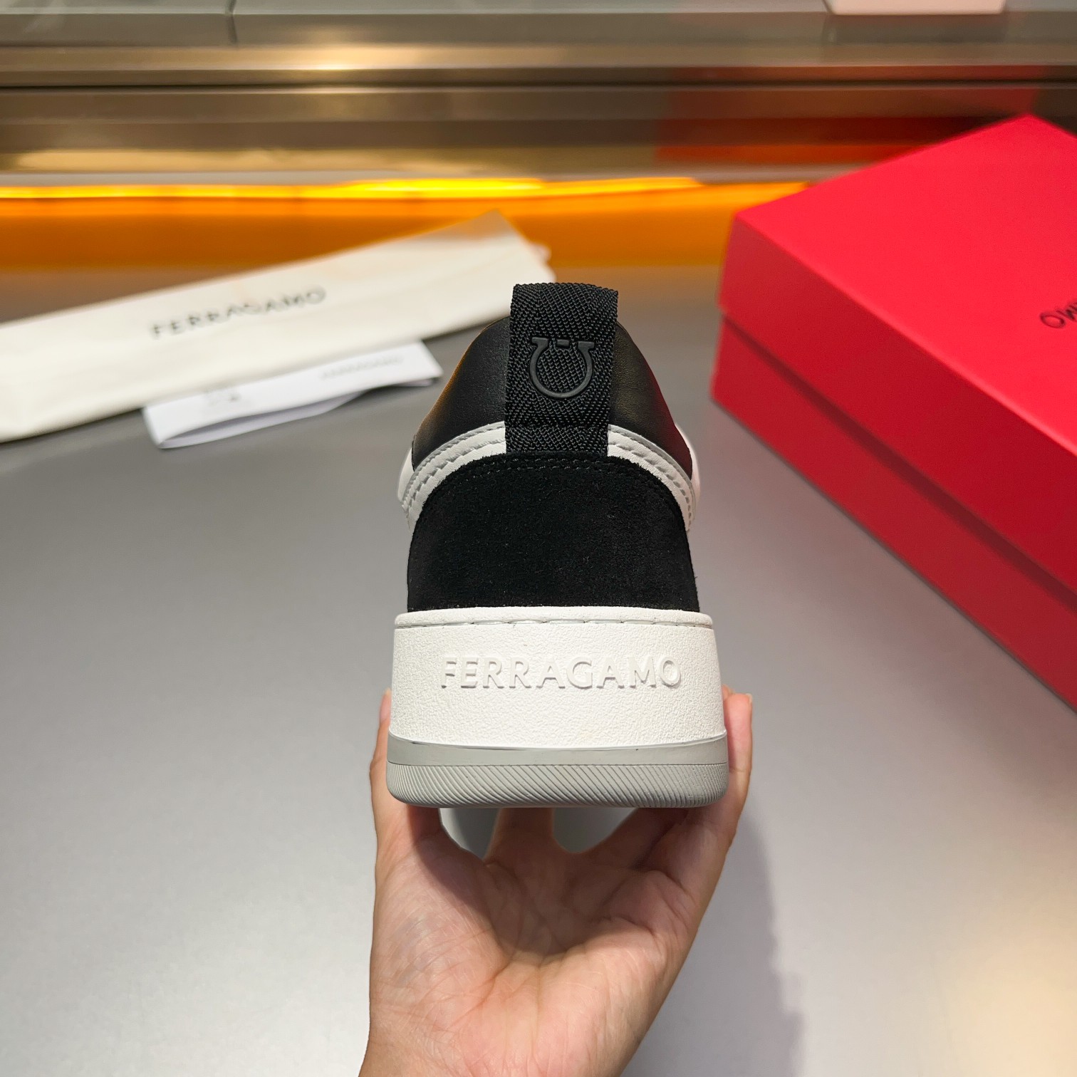 Dongguan goods La última actualización de Ferragamo, este mocasín de caña baja está confeccionado en