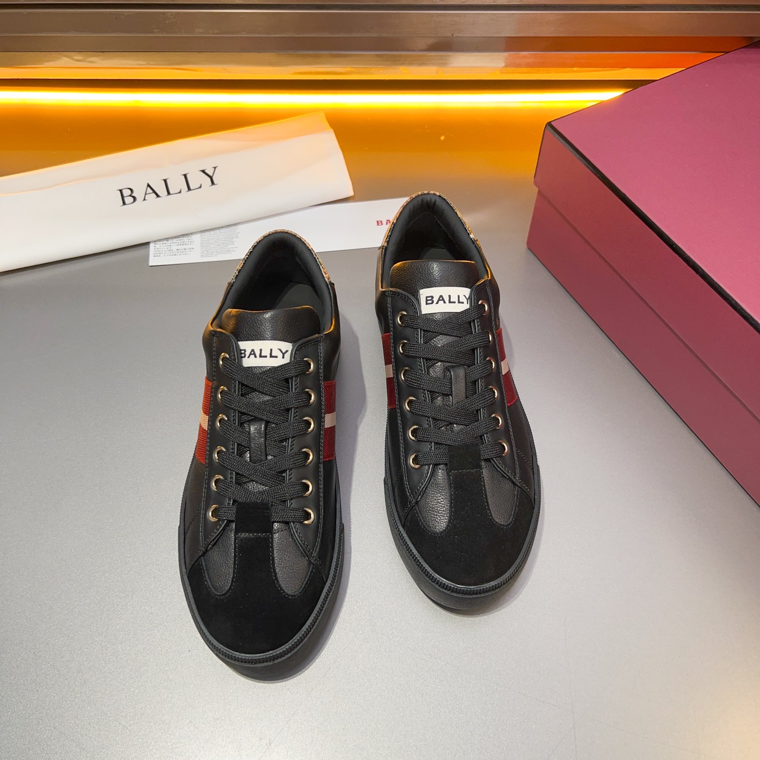 Real Dongguan BALL* — Bally, calzado casual, versión alta. La mano de obra es meticulosa en cada detalle y los material…