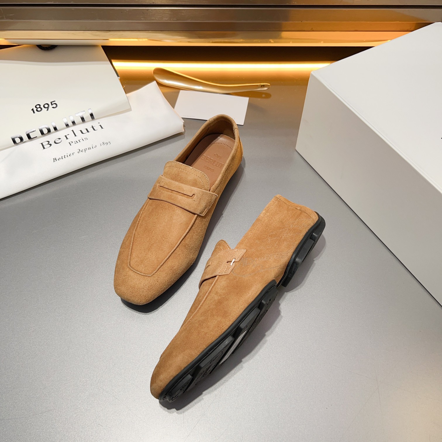 Berluti/Bruti Eden Scritto gráfico de cuero penny loafers modelos de los hombres slip-on, hecha de c