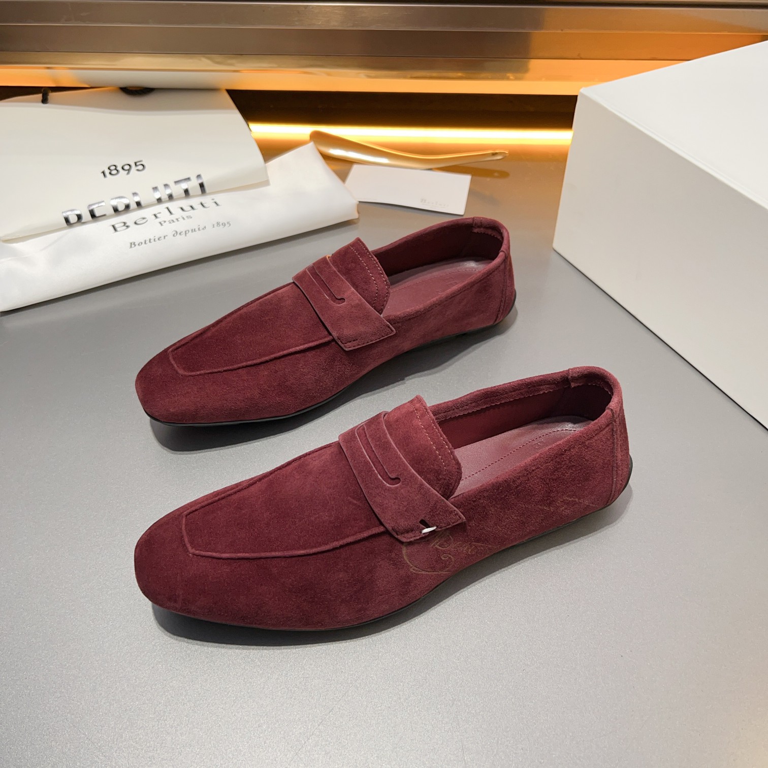 Berluti/Bruti Eden Scritto gráfico de cuero penny loafers modelos de los hombres slip-on, hecha de c