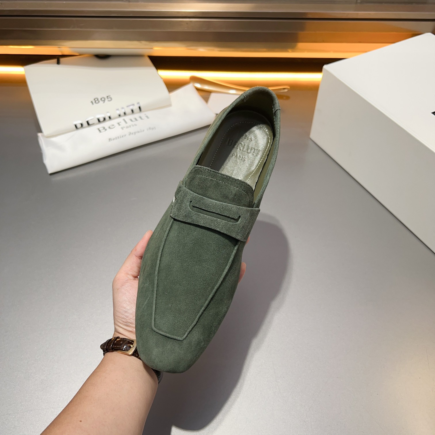 Berluti/Bruti Eden Scritto gráfico de cuero penny loafers modelos de los hombres slip-on, hecha de c