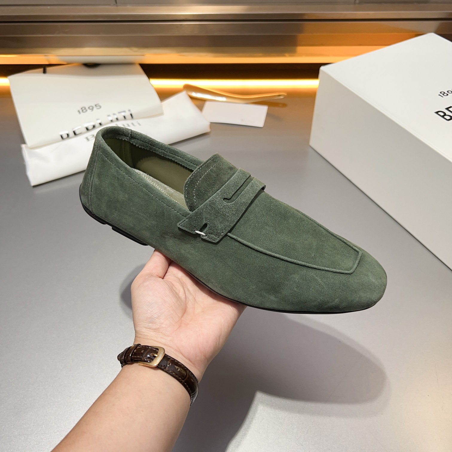 Berluti/Bruti Eden Scritto gráfico de cuero penny loafers modelos de los hombres slip-on, hecha de c