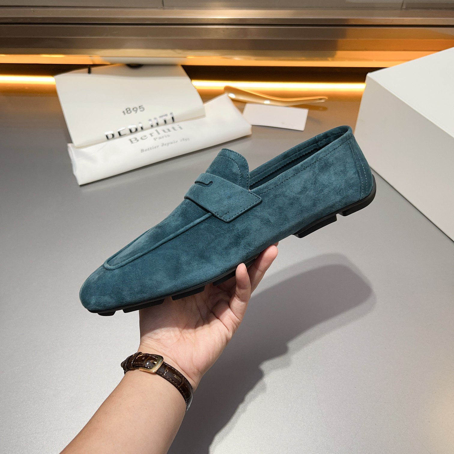 Berluti/Bruti Eden Scritto gráfico de cuero penny loafers modelos de los hombres slip-on, hecha de c