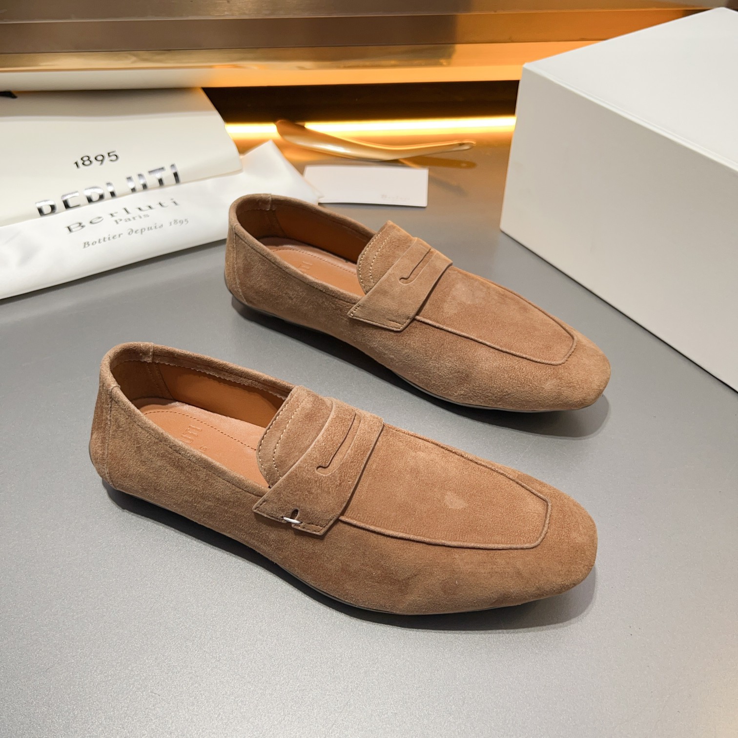 Berluti/Bruti Eden Scritto gráfico de cuero penny loafers modelos de los hombres slip-on, hecha de c