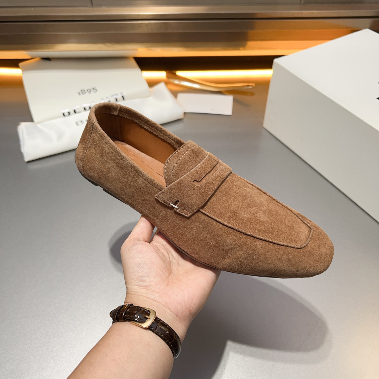 Berluti/Bruti Eden Scritto gráfico de cuero penny loafers modelos de los hombres slip-on, hecha de c