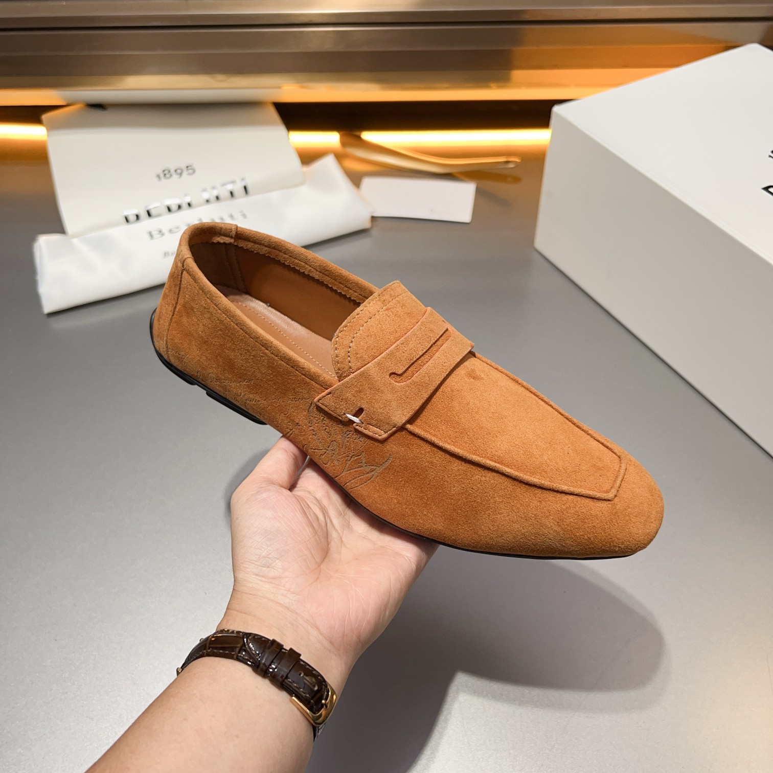 Berluti/Bruti Eden Scritto gráfico de cuero penny loafers modelos de los hombres slip-on, hecha de c