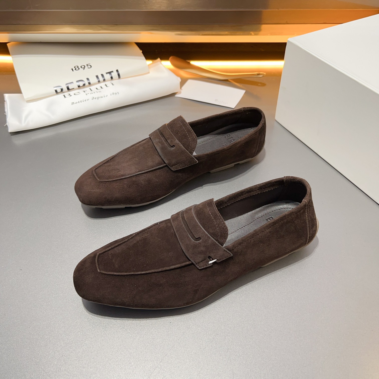 Berluti/Bruti Eden Scritto gráfico de cuero penny loafers modelos de los hombres slip-on, hecha de c