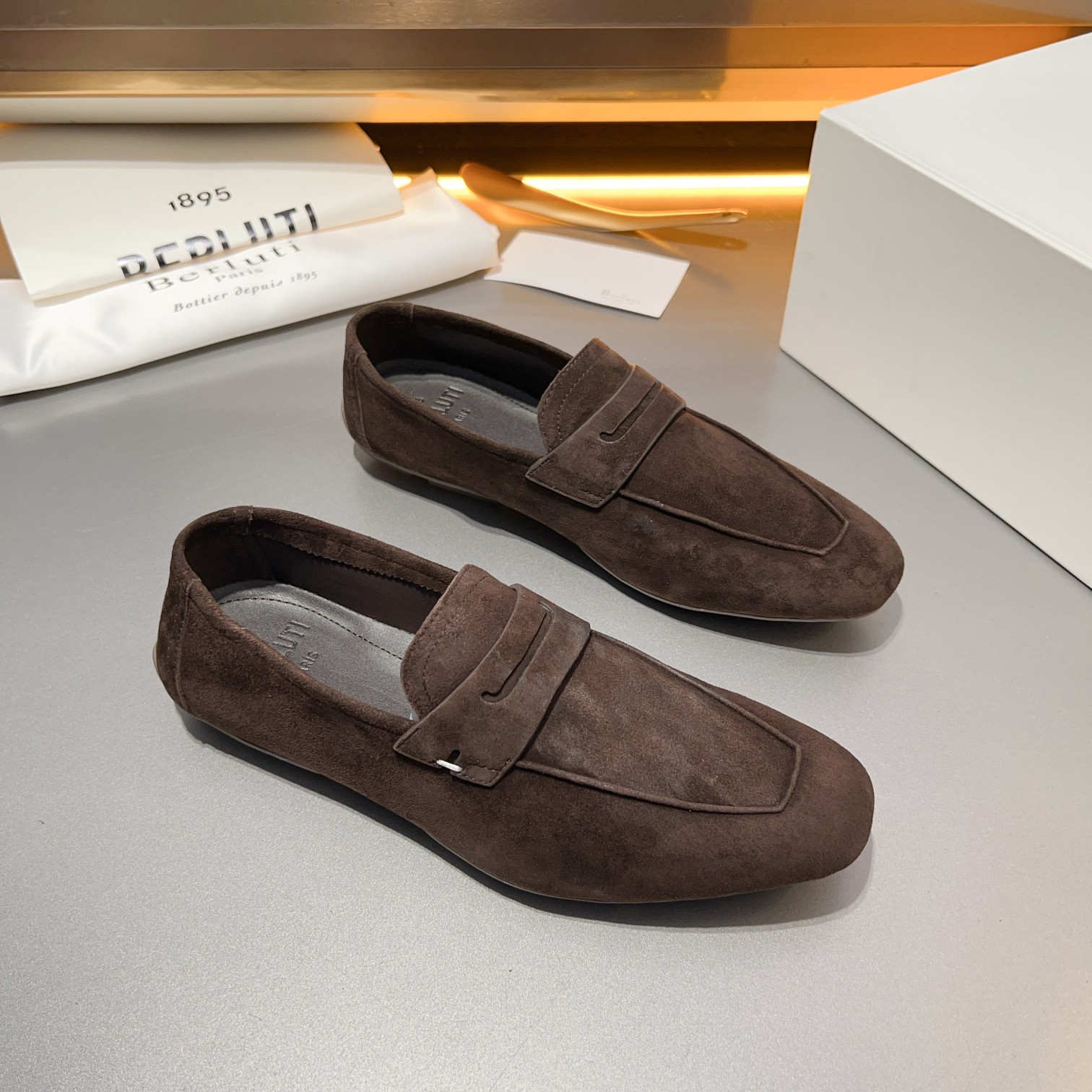 Berluti/Bruti Eden Scritto gráfico de cuero penny loafers modelos de los hombres slip-on, hecha de c