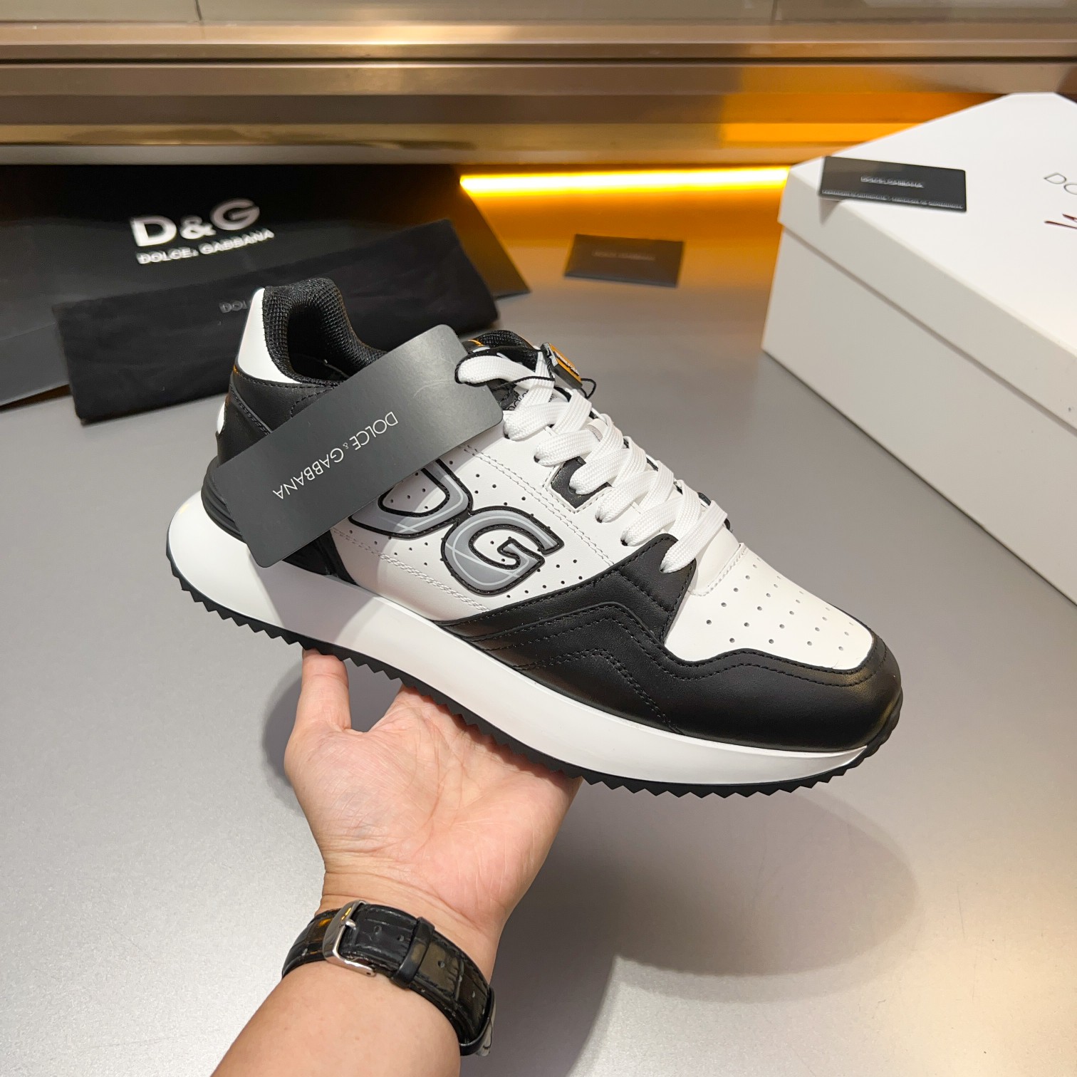 D&G Dolce & Gabbana 2024 principios de la primavera Nuevos hombres con cordones de cuero zapatillas 