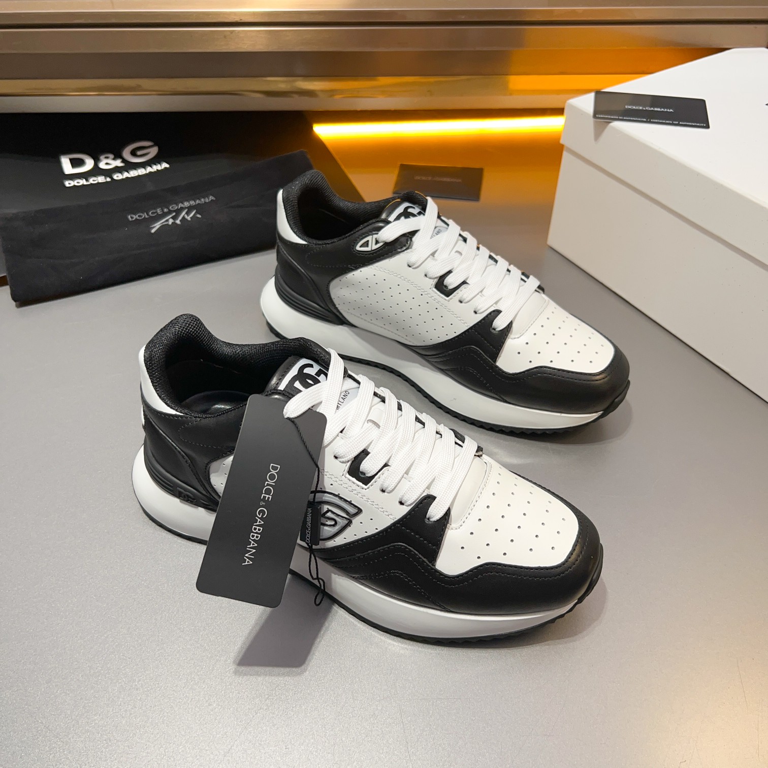 D&G Dolce & Gabbana 2024 principios de la primavera Nuevos hombres con cordones de cuero zapatillas 