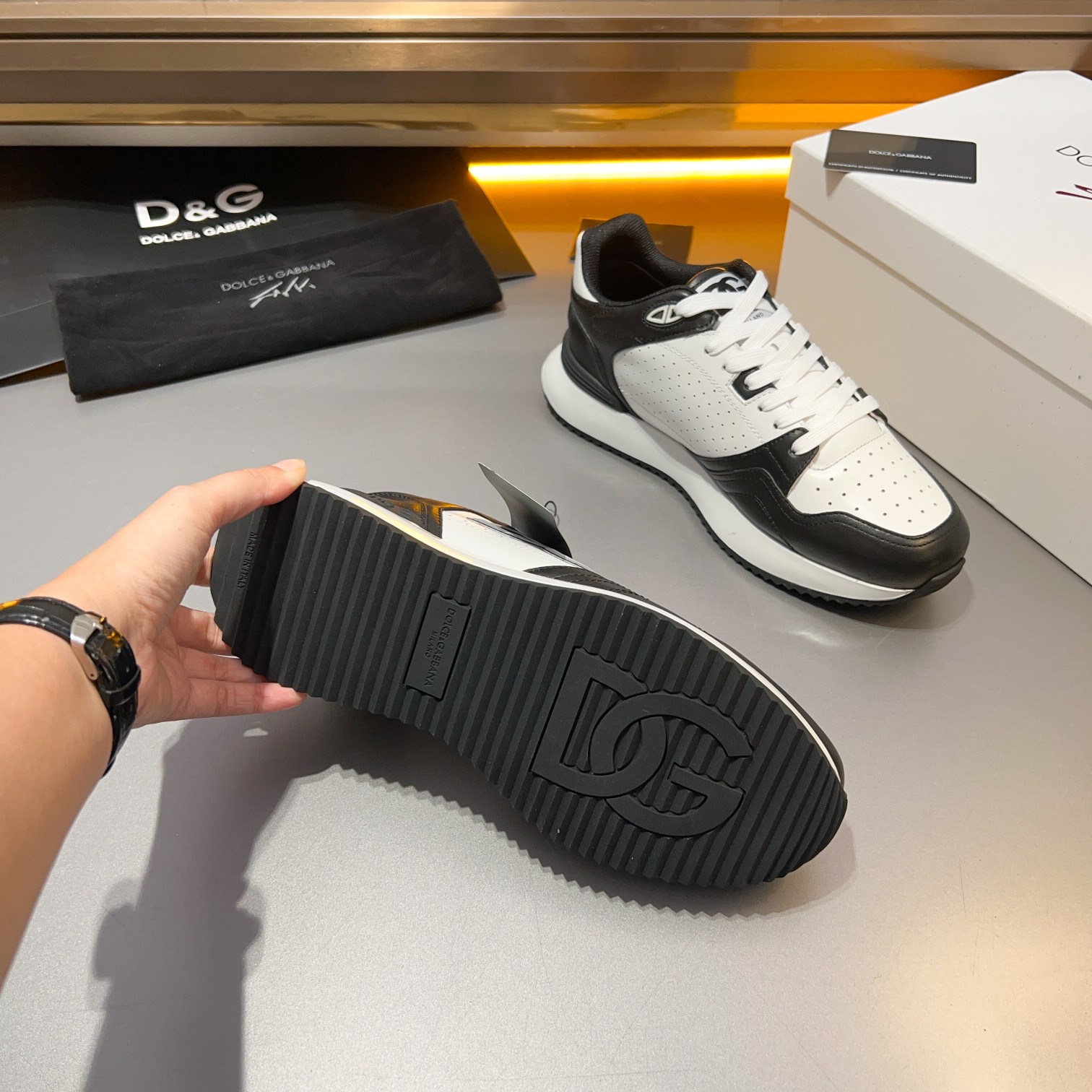 D&G Dolce & Gabbana 2024 principios de la primavera Nuevos hombres con cordones de cuero zapatillas 