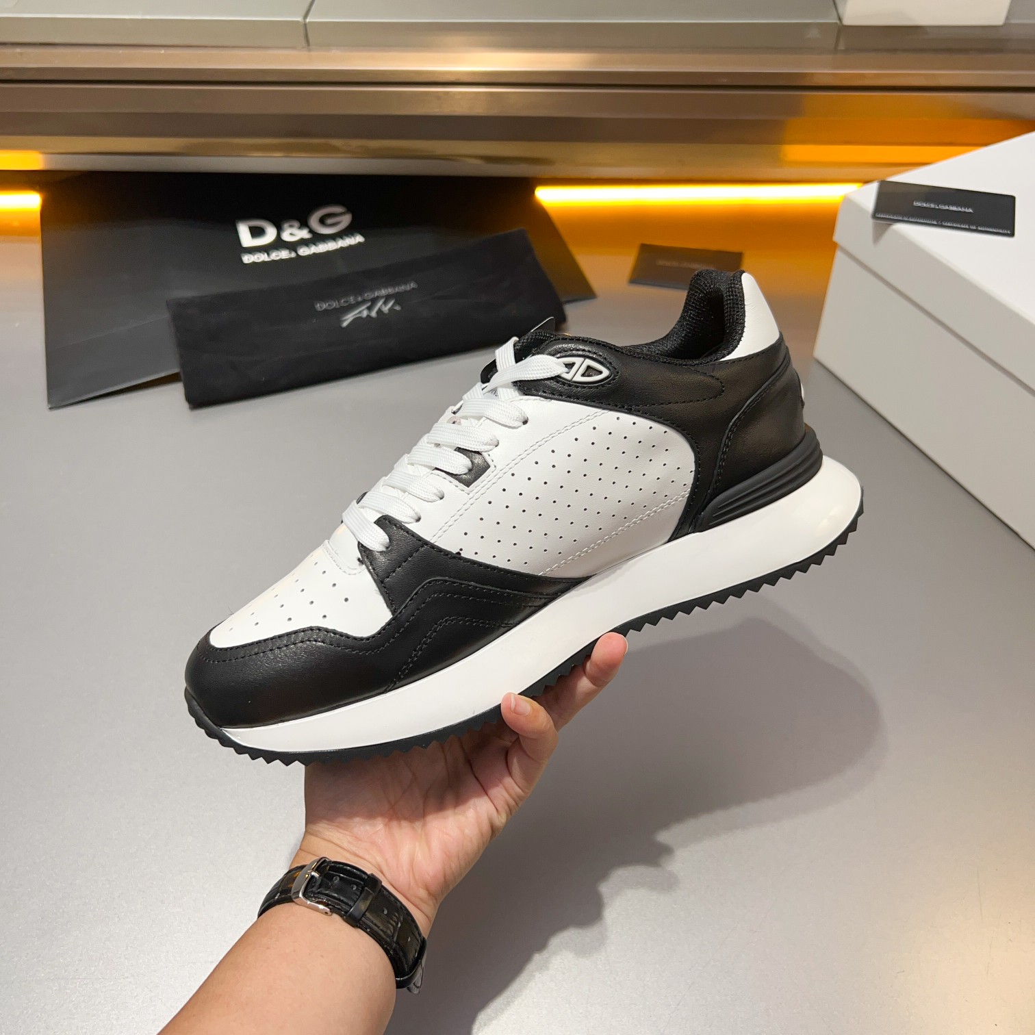 D&G Dolce & Gabbana 2024 principios de la primavera Nuevos hombres con cordones de cuero zapatillas 
