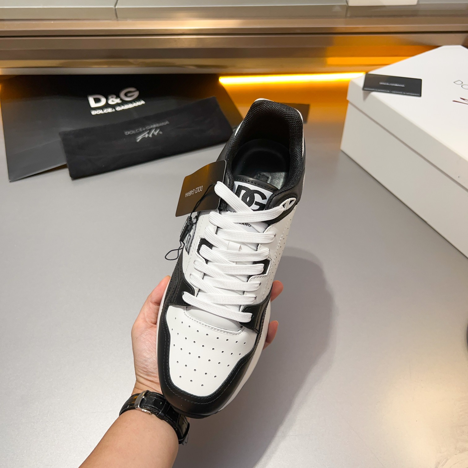 D&G Dolce & Gabbana 2024 principios de la primavera Nuevos hombres con cordones de cuero zapatillas 