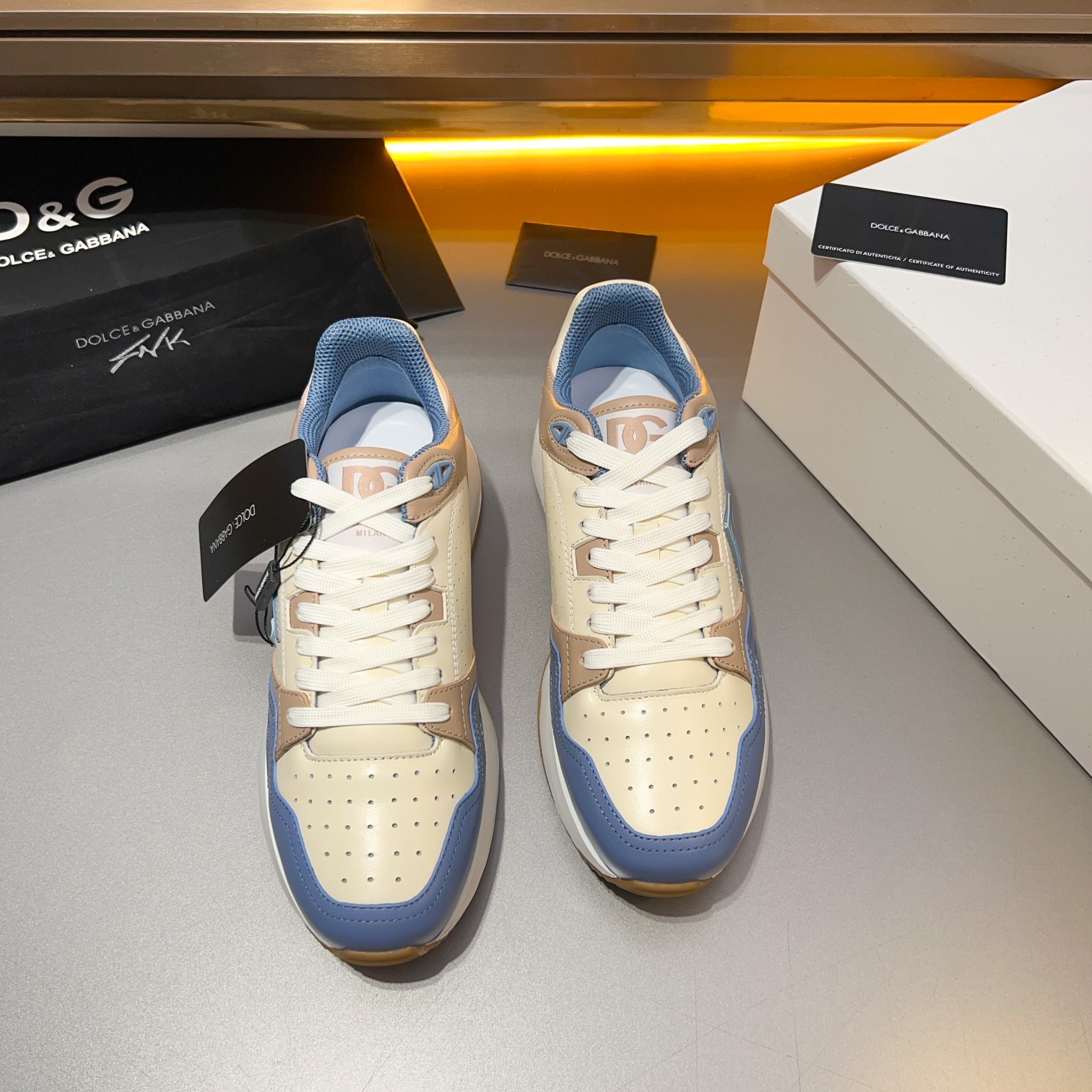 D&G Dolce & Gabbana 2024 principios de la primavera Nuevos hombres con cordones de cuero zapatillas 