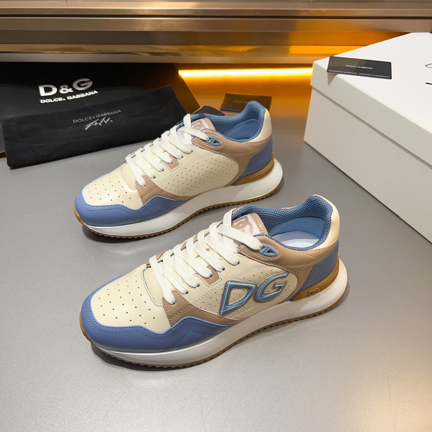 D&G Dolce & Gabbana 2024 principios de la primavera Nuevos hombres con cordones de cuero zapatillas 