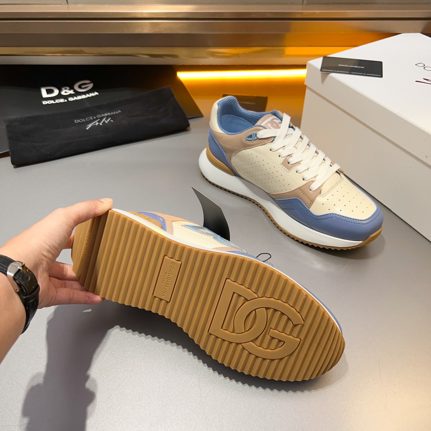 D&G Dolce & Gabbana 2024 principios de la primavera Nuevos hombres con cordones de cuero zapatillas 