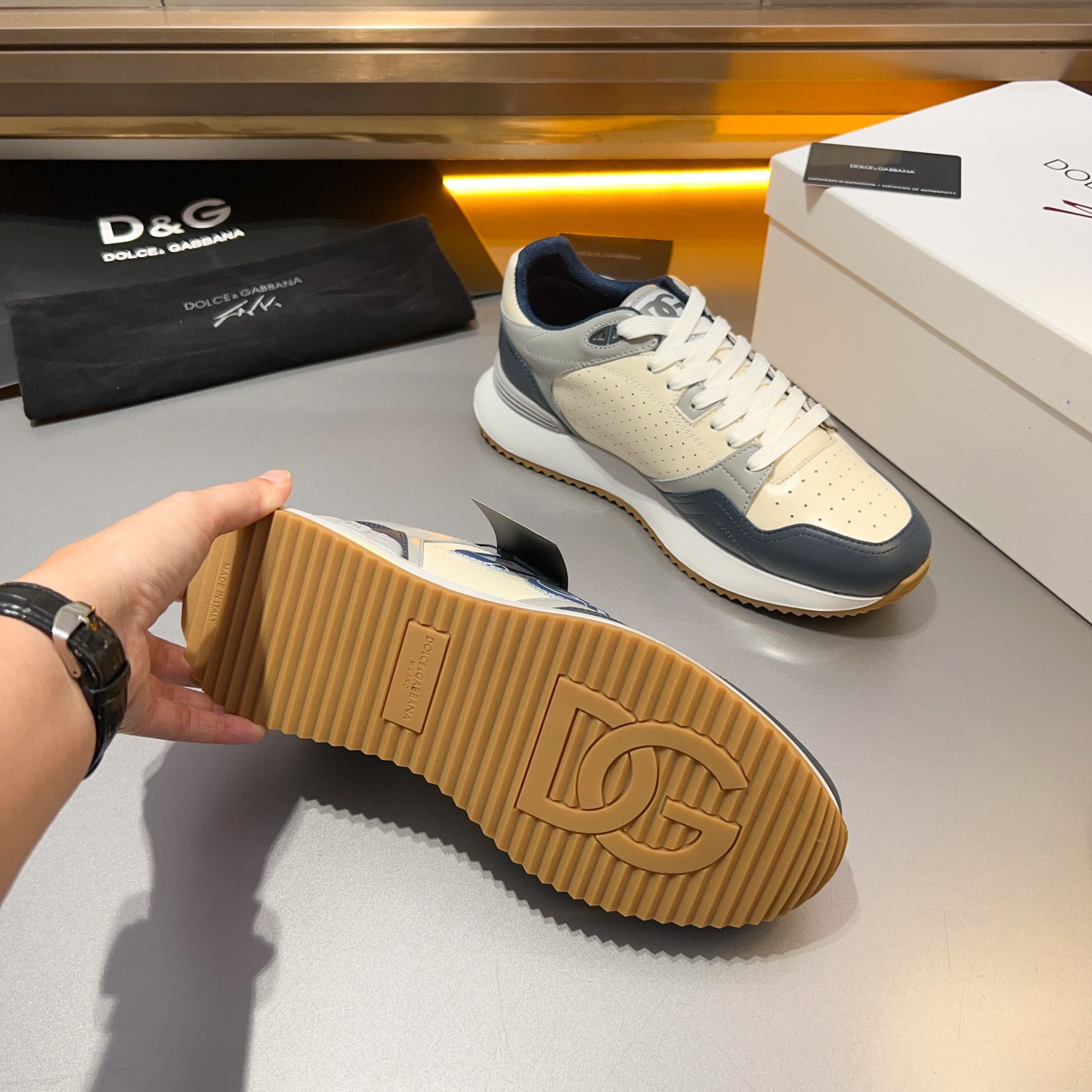D&G Dolce & Gabbana 2024 principios de la primavera Nuevos hombres con cordones de cuero zapatillas 