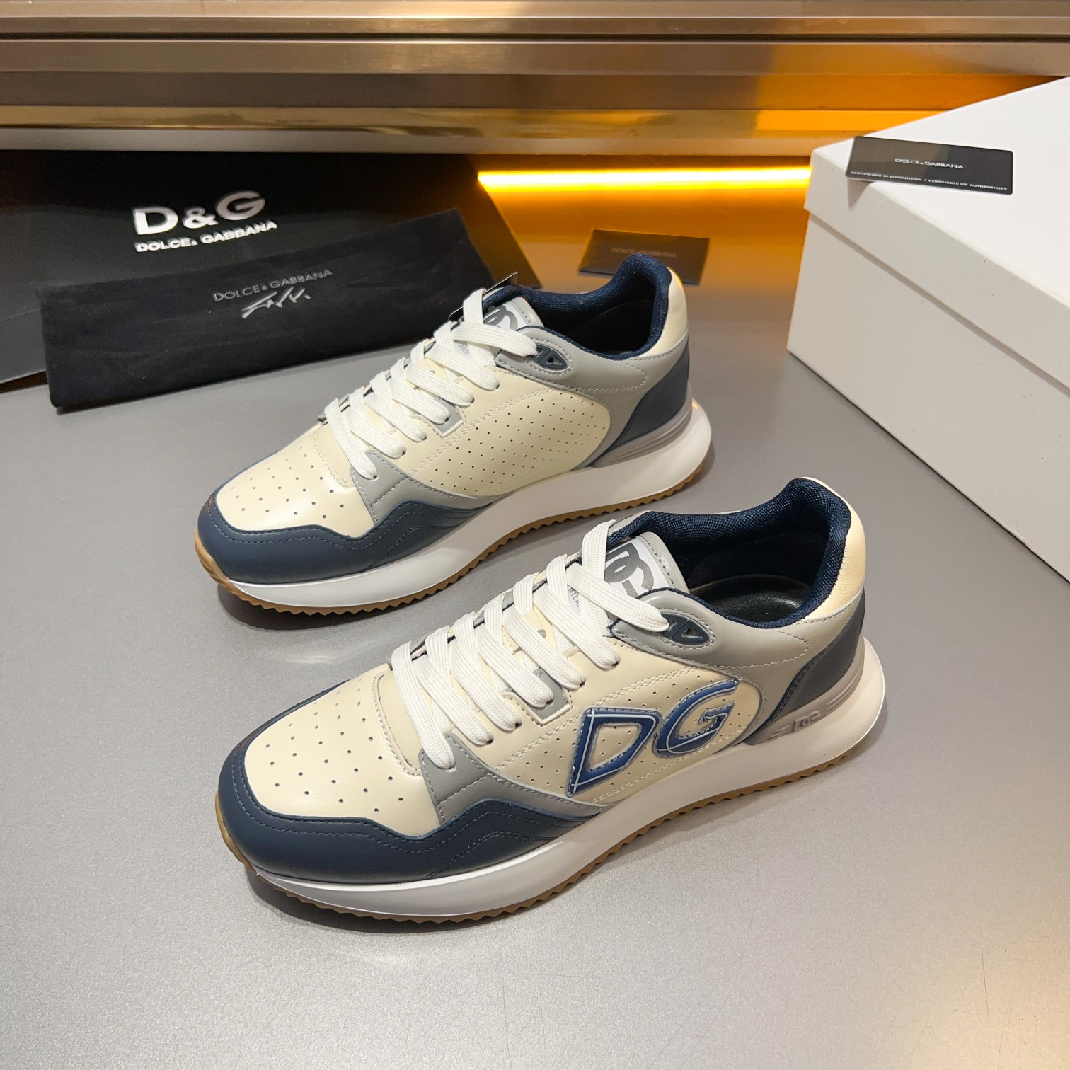 D&G Dolce & Gabbana 2024 principios de la primavera Nuevos hombres con cordones de cuero zapatillas 