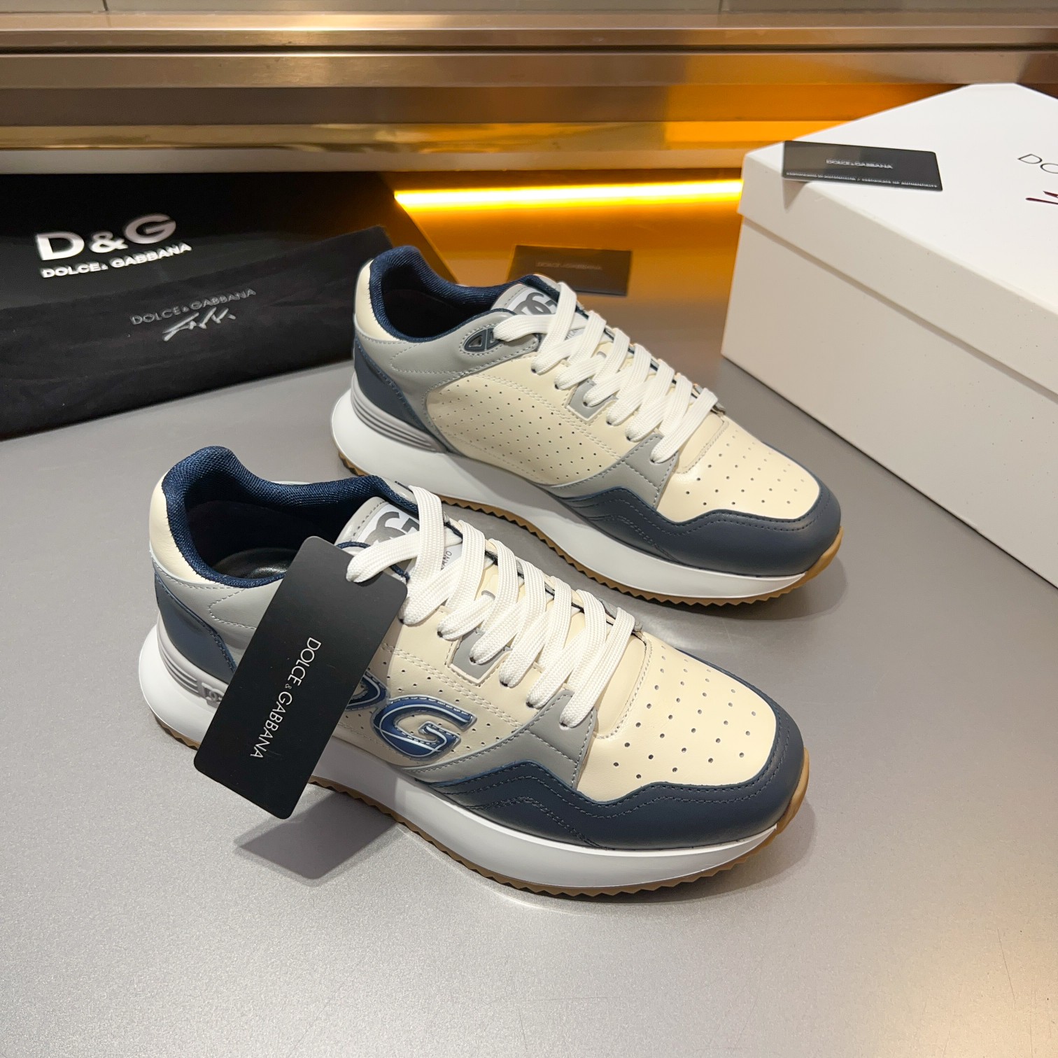 D&G Dolce & Gabbana 2024 principios de la primavera Nuevos hombres con cordones de cuero zapatillas 