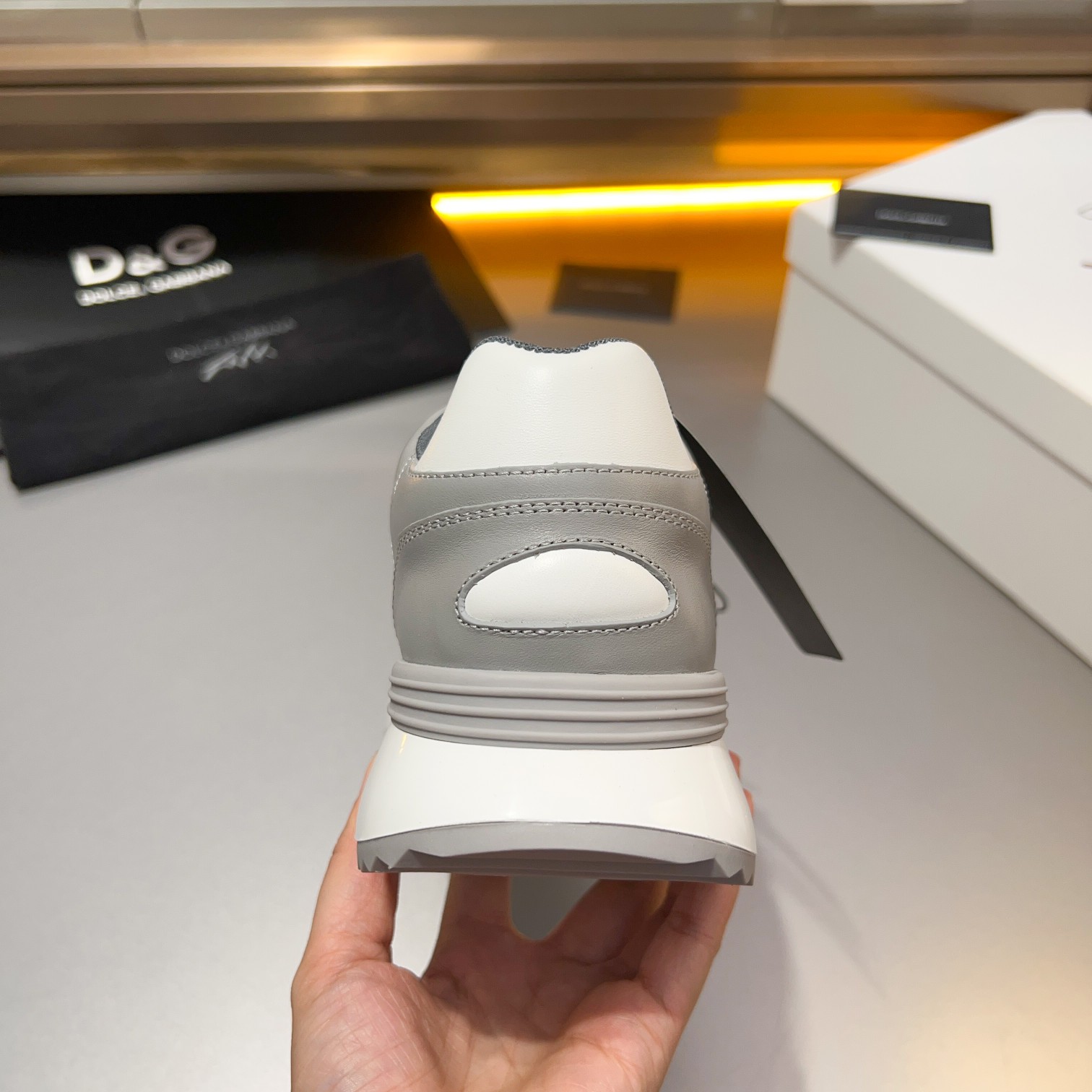 D&G Dolce & Gabbana 2024 principios de la primavera Nuevos hombres con cordones de cuero zapatillas 