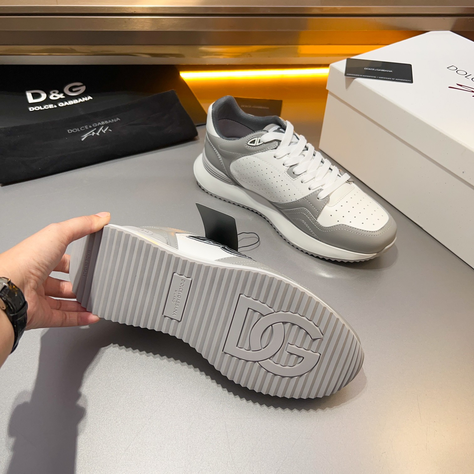 D&G Dolce & Gabbana 2024 principios de la primavera Nuevos hombres con cordones de cuero zapatillas 