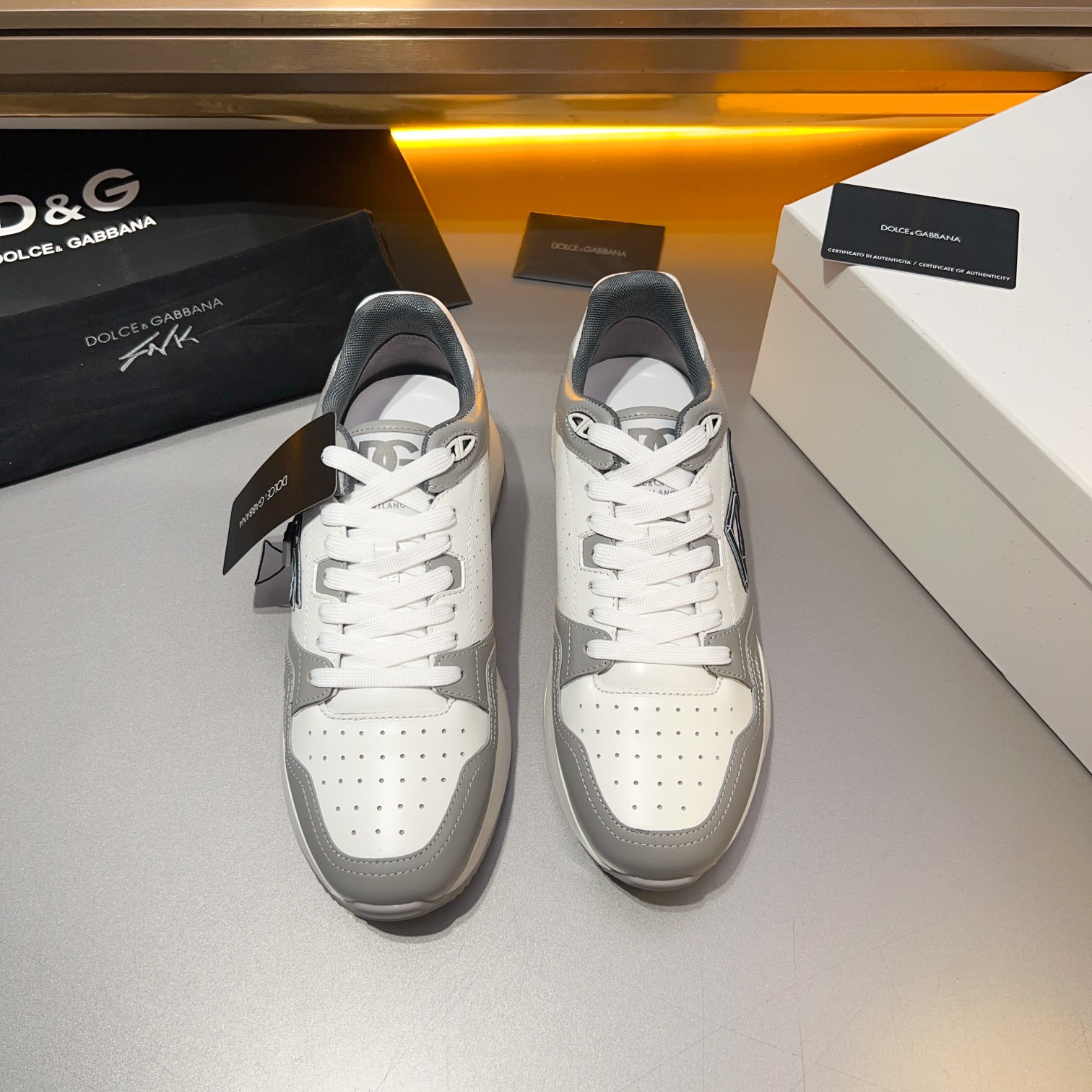 D&G Dolce & Gabbana 2024 principios de la primavera Nuevos hombres con cordones de cuero zapatillas 