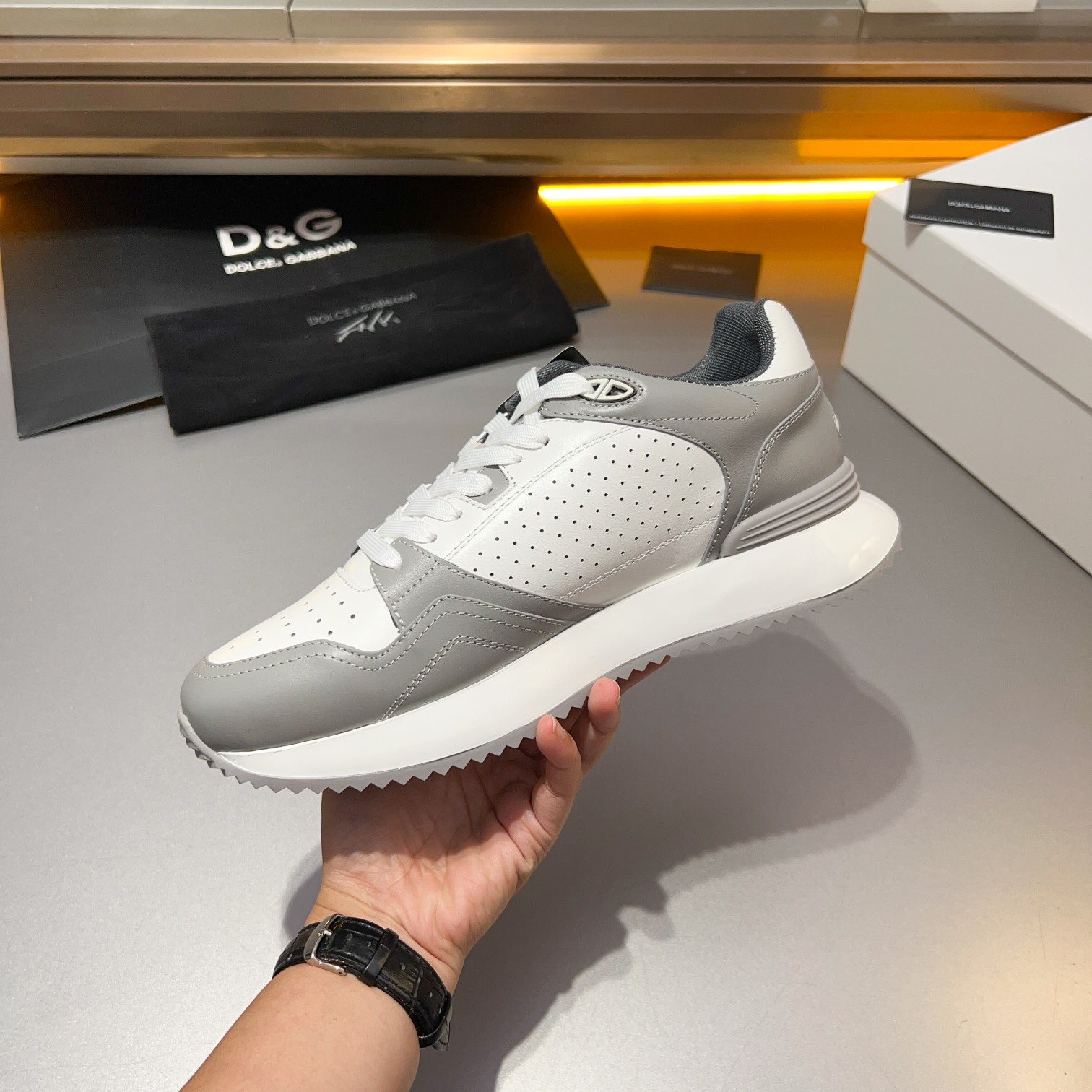 D&G Dolce & Gabbana 2024 principios de la primavera Nuevos hombres con cordones de cuero zapatillas 