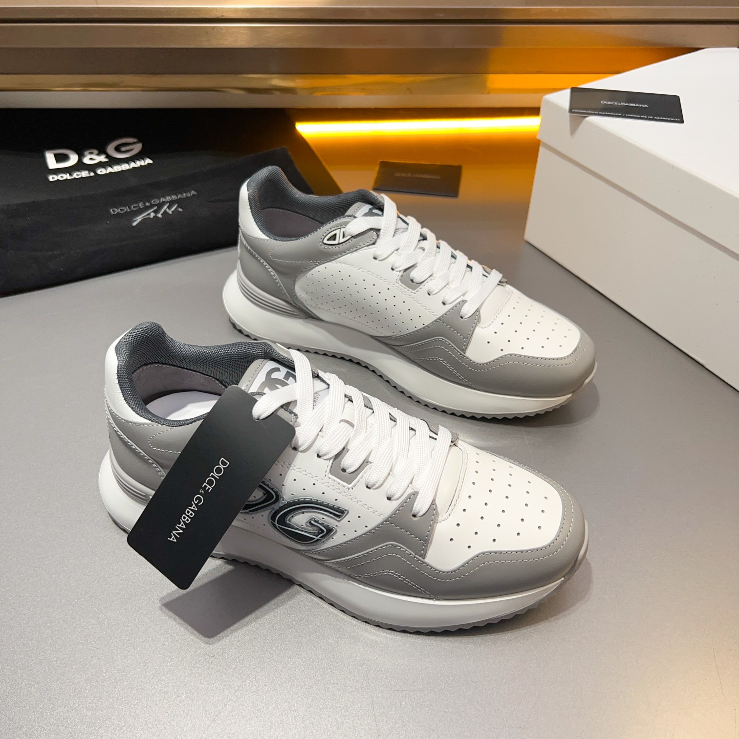 D&G Dolce & Gabbana 2024 principios de la primavera Nuevos hombres con cordones de cuero zapatillas 