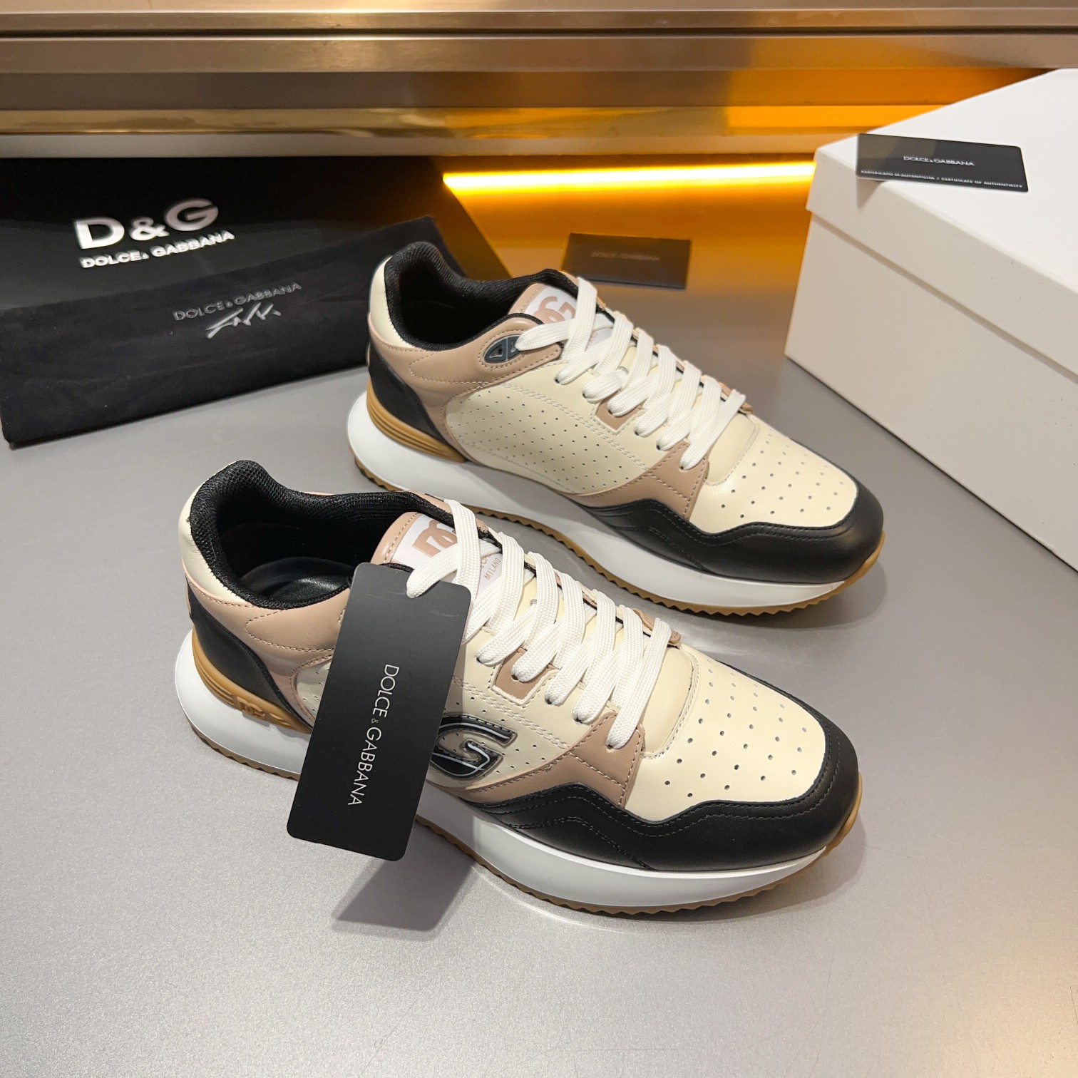 D&G Dolce & Gabbana 2024 principios de la primavera Nuevos hombres con cordones de cuero zapatillas 