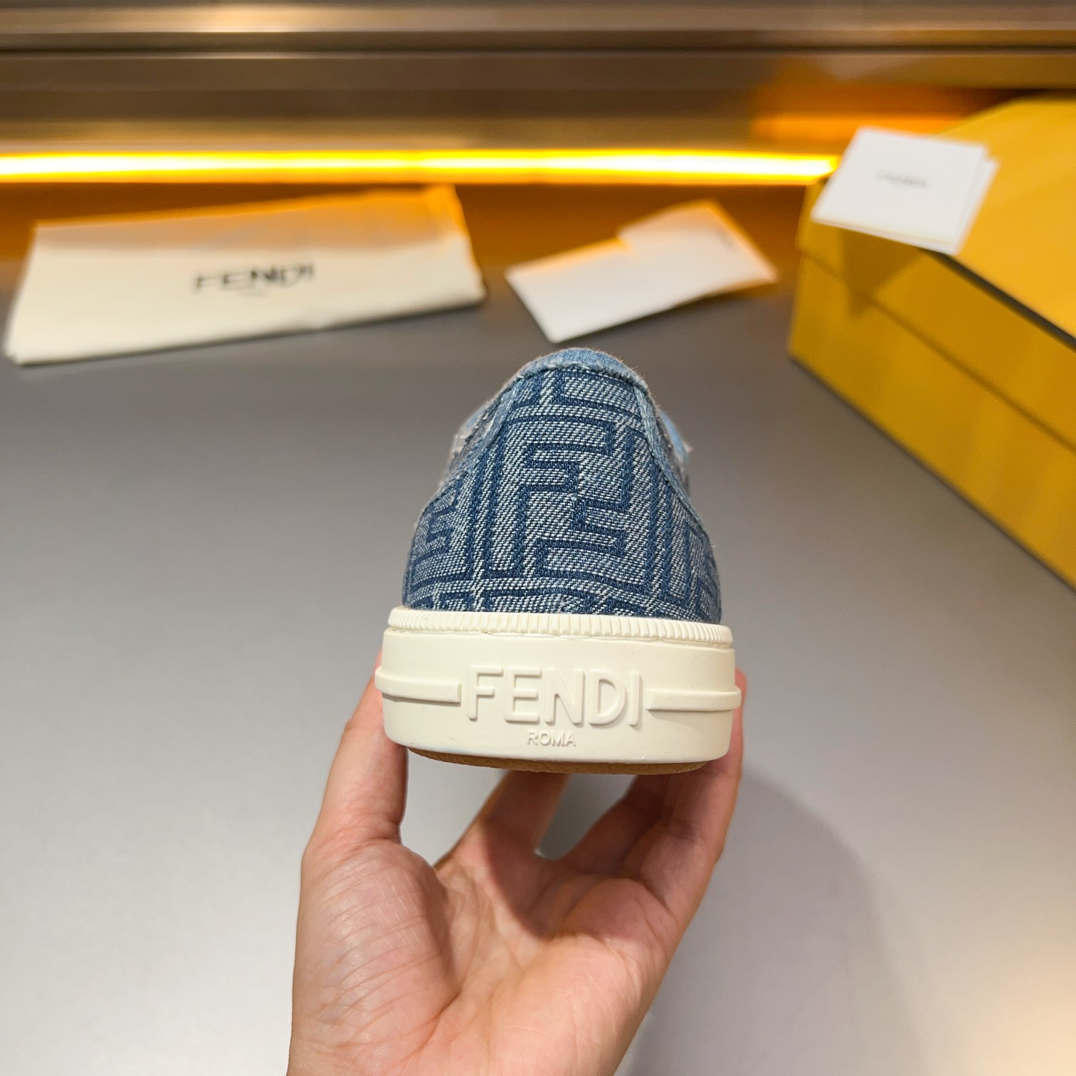 F D Primavera/Verano Pareja Casual Zapatillas de deporte con suela ondulada grabado F. Talón adornad