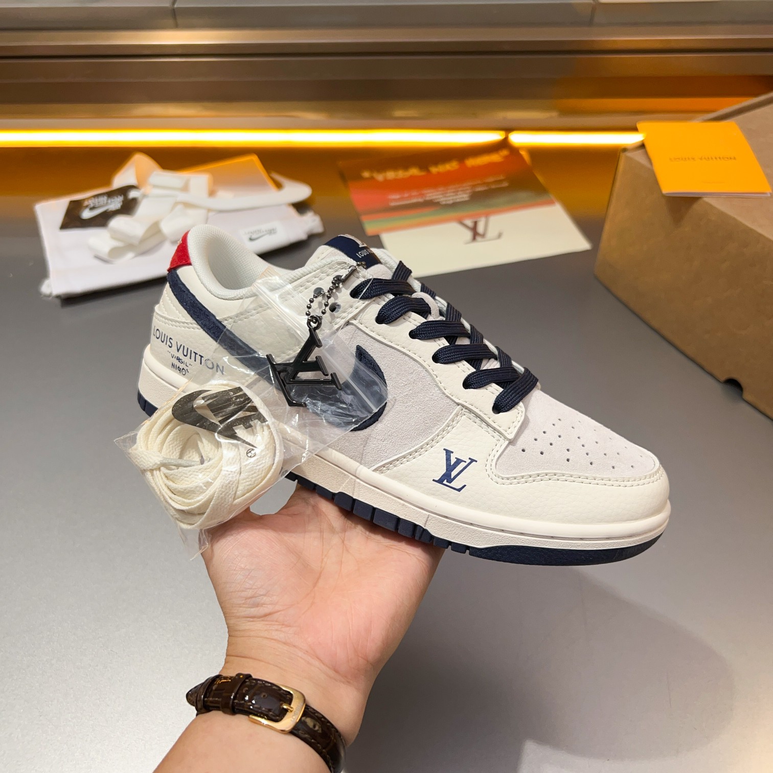 L.v* X nike de marca compartida están confeccionadas en piel de vacuno con cabeza empalmada con orig