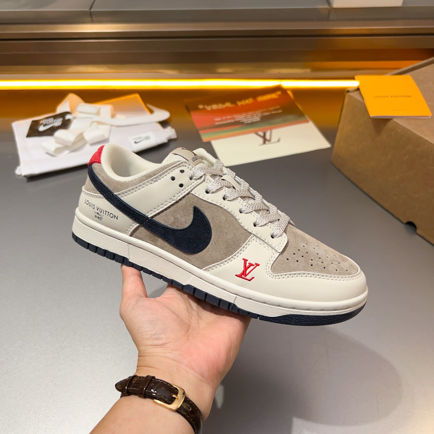 L.v* X nike de marca compartida están confeccionadas en piel de vacuno con cabeza empalmada con orig