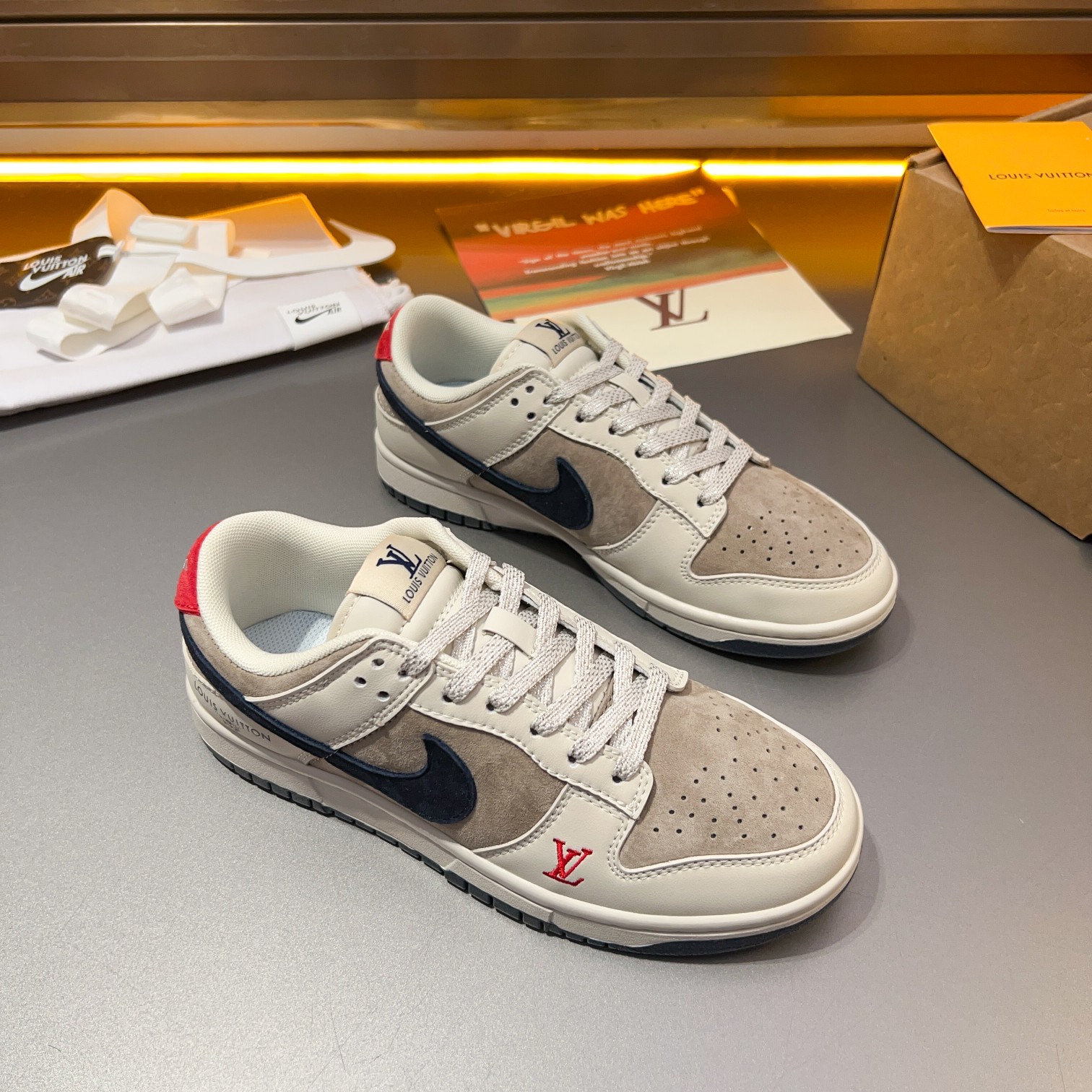 L.v* X nike de marca compartida están confeccionadas en piel de vacuno con cabeza empalmada con orig