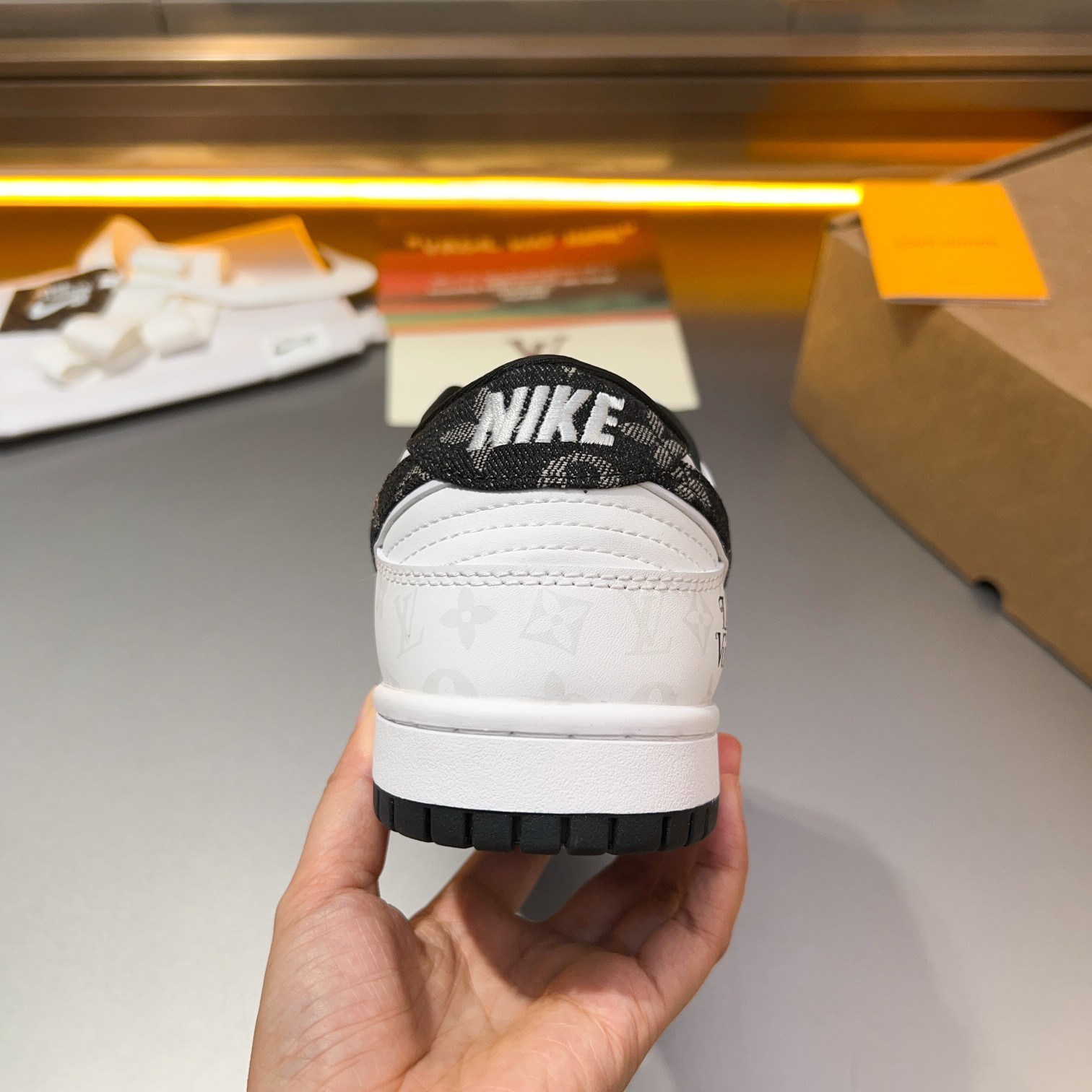 L.v* X nike de marca compartida están confeccionadas en piel de vacuno con cabeza empalmada con orig