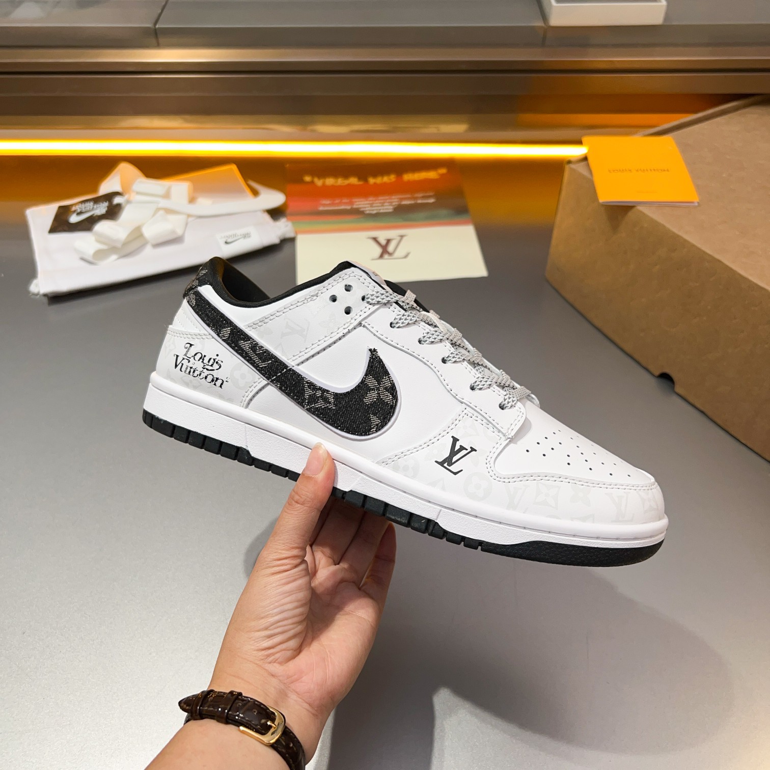L.v* X nike de marca compartida están confeccionadas en piel de vacuno con cabeza empalmada con orig