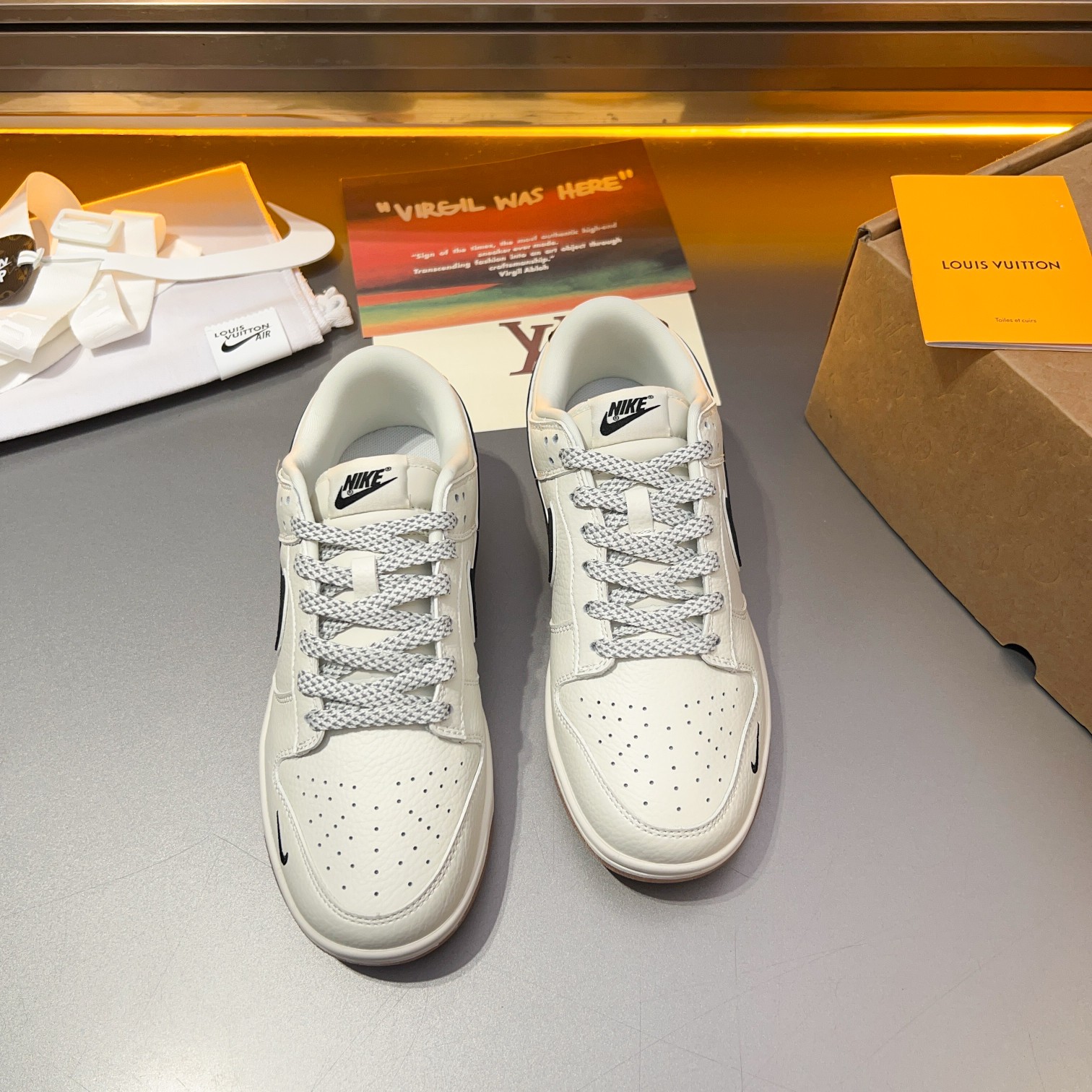 L.v* X nike de marca compartida están confeccionadas en piel de vacuno con cabeza empalmada con orig