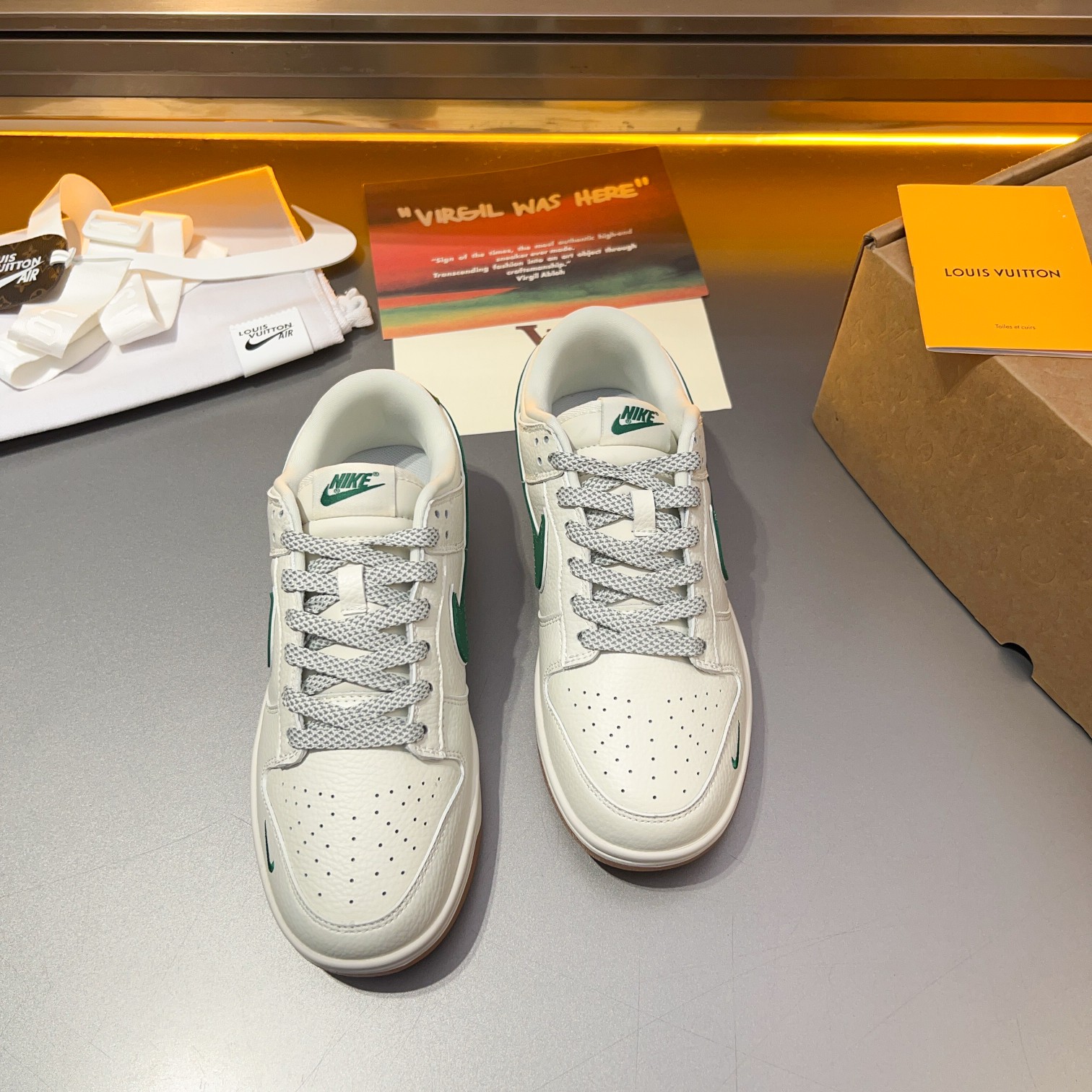 L.v* X nike de marca compartida están confeccionadas en piel de vacuno con cabeza empalmada con orig