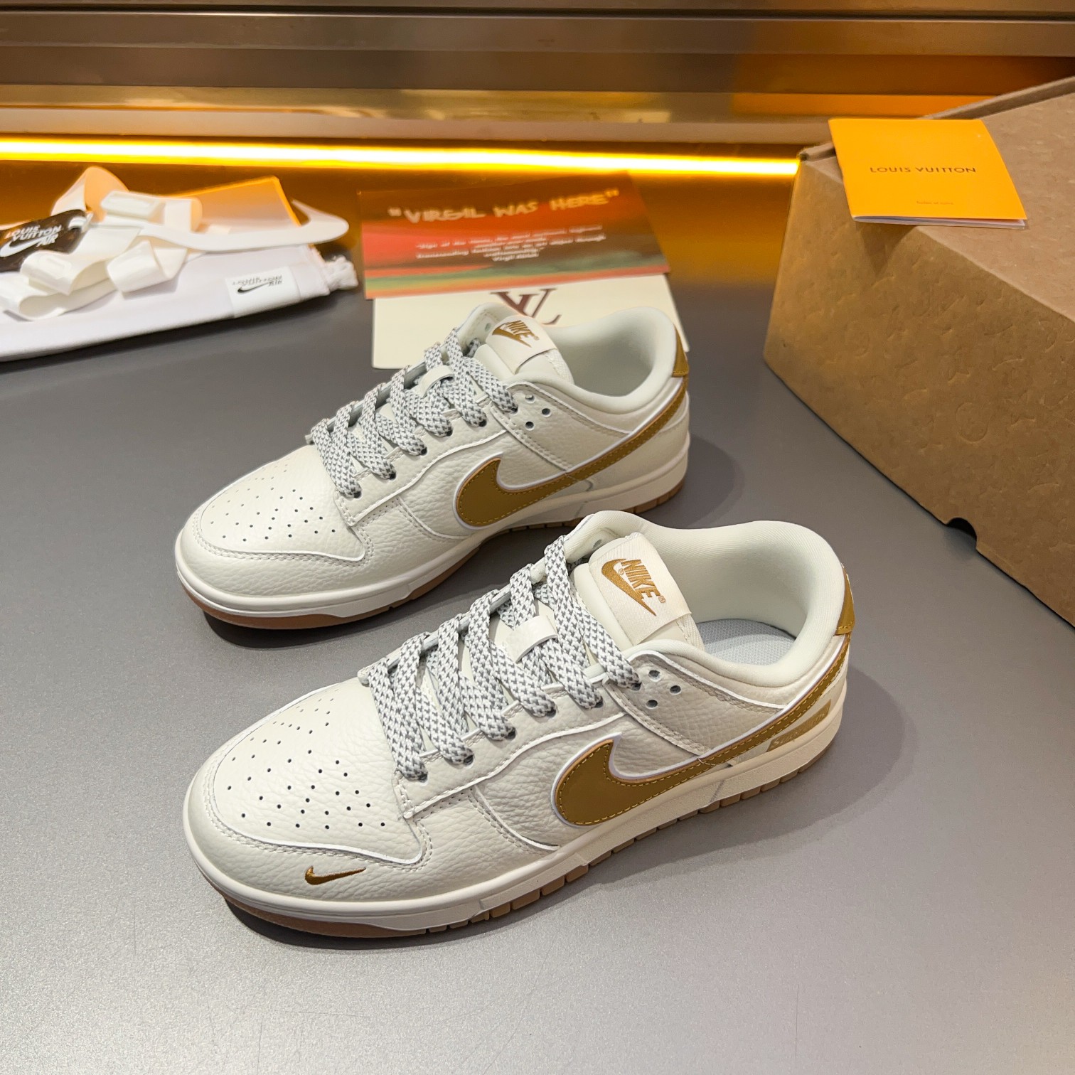 L.v* X nike de marca compartida están confeccionadas en piel de vacuno con cabeza empalmada con orig