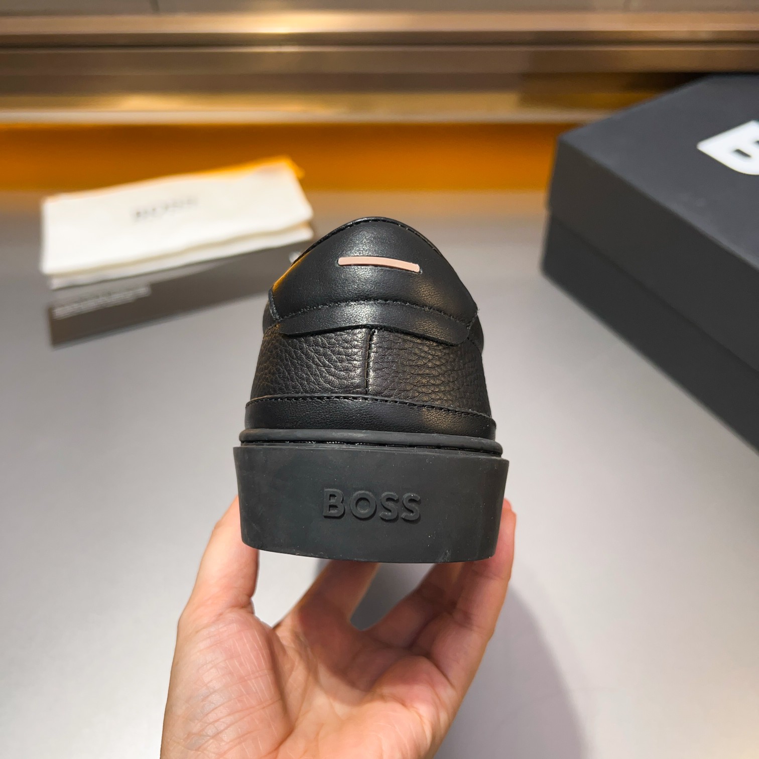 BOS* - Hugo Boss. Marca alemana de gama alta. Contra sincronizado nuevo, de lujo de gama alta de dis