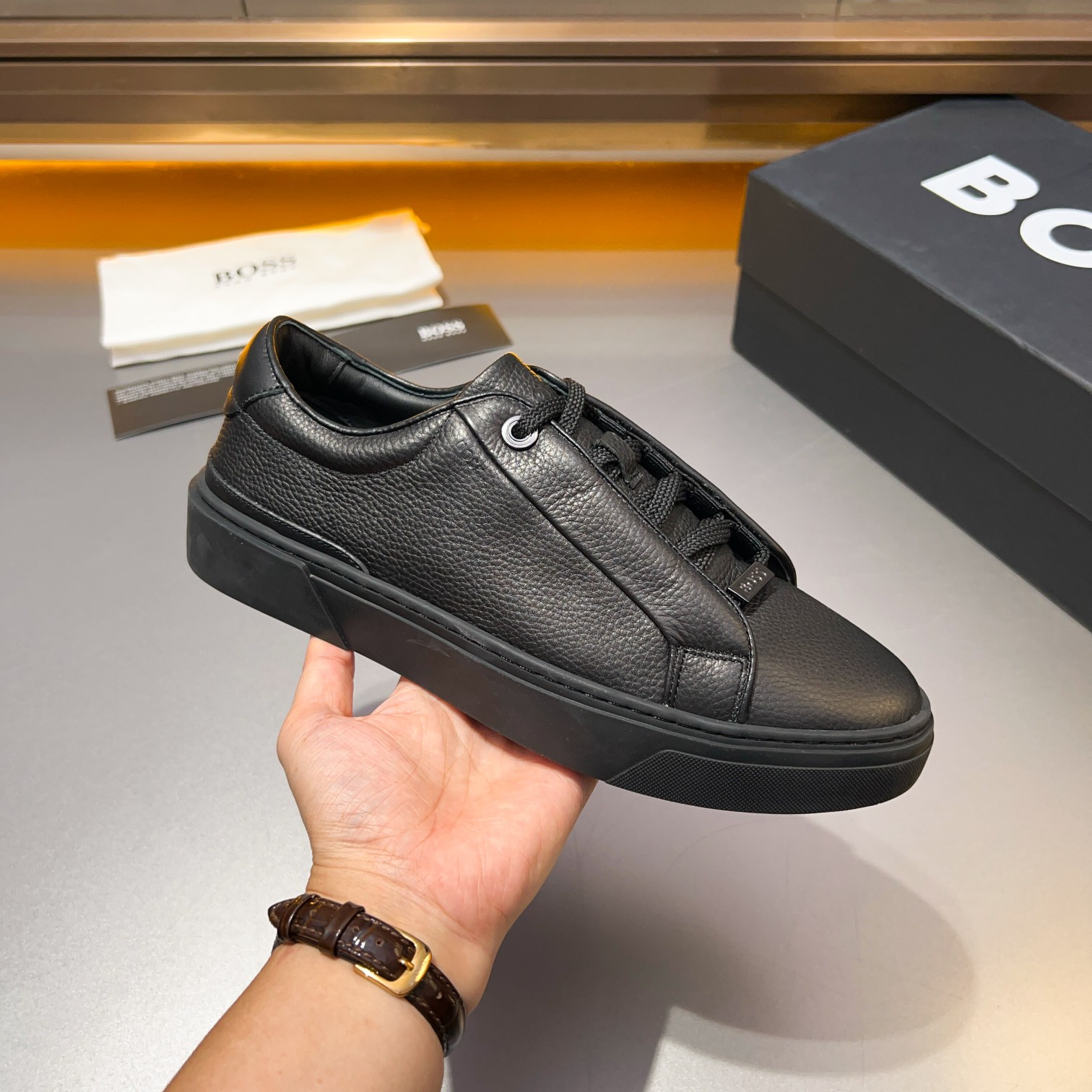 BOS* - Hugo Boss. Marca alemana de gama alta. Contra sincronizado nuevo, de lujo de gama alta de dis