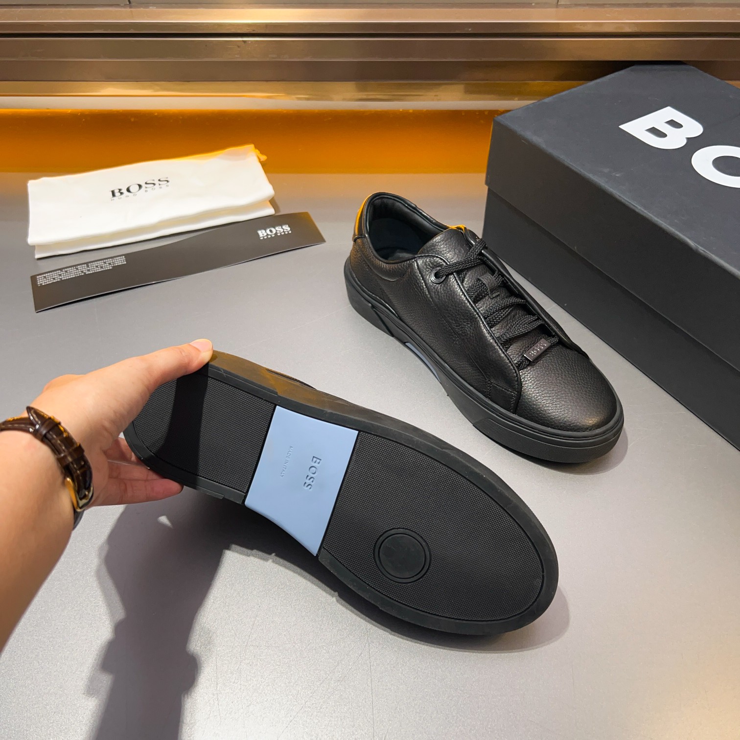 BOS* - Hugo Boss. Marca alemana de gama alta. Contra sincronizado nuevo, de lujo de gama alta de dis
