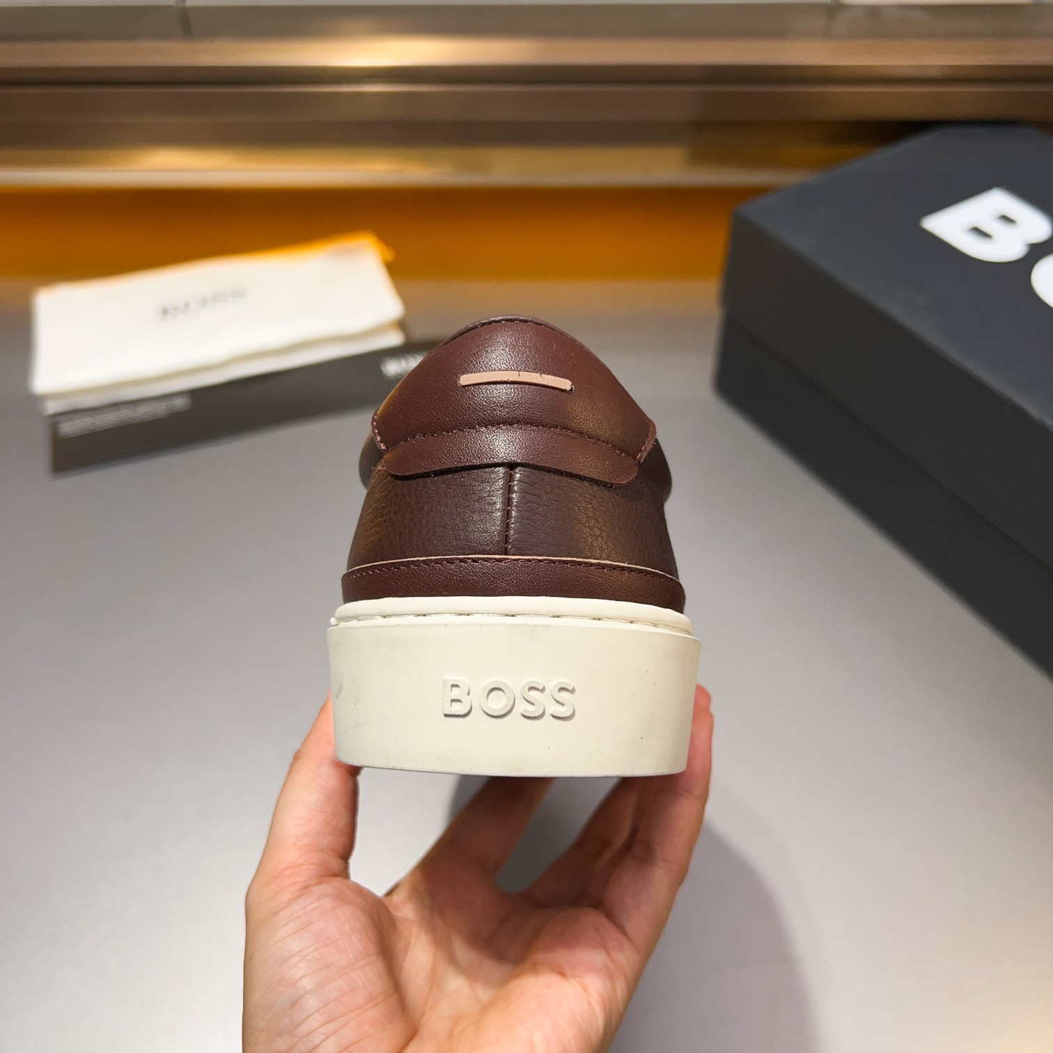 BOS* - Hugo Boss. Marca alemana de gama alta. Contra sincronizado nuevo, de lujo de gama alta de dis