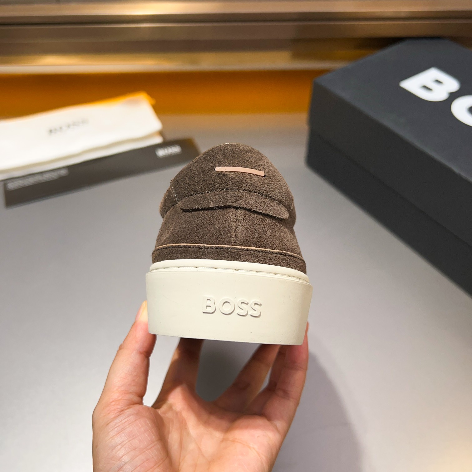 BOS* - Hugo Boss. Marca alemana de gama alta. Contra sincronizado nuevo, de lujo de gama alta de dis