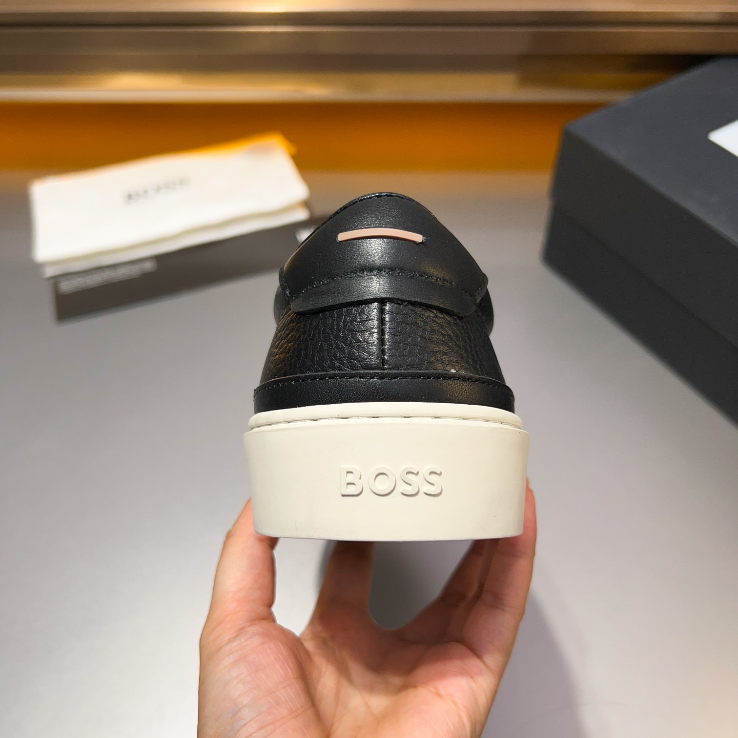 BOS* - Hugo Boss. Marca alemana de gama alta. Contra sincronizado nuevo, de lujo de gama alta de dis