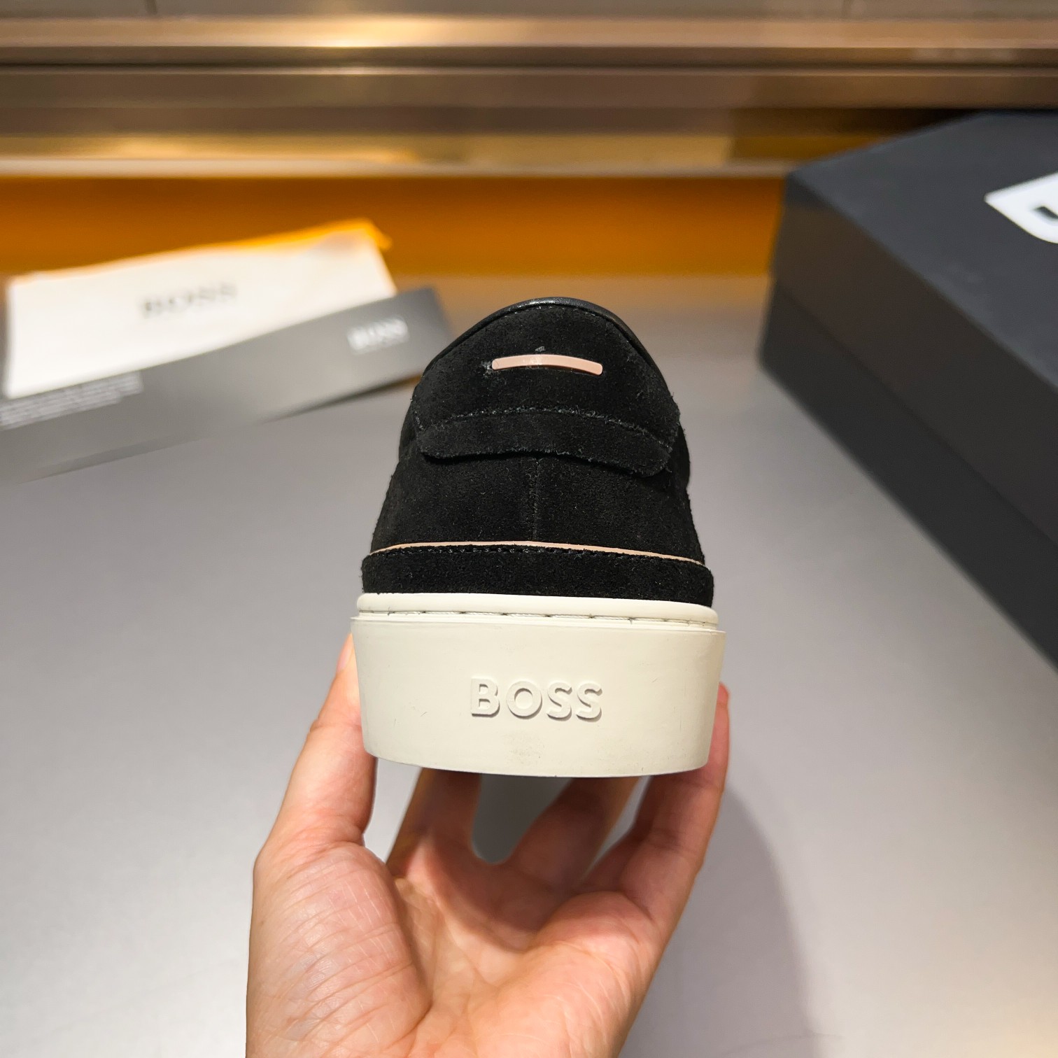 BOS* - Hugo Boss. Marca alemana de gama alta. Contra sincronizado nuevo, de lujo de gama alta de dis