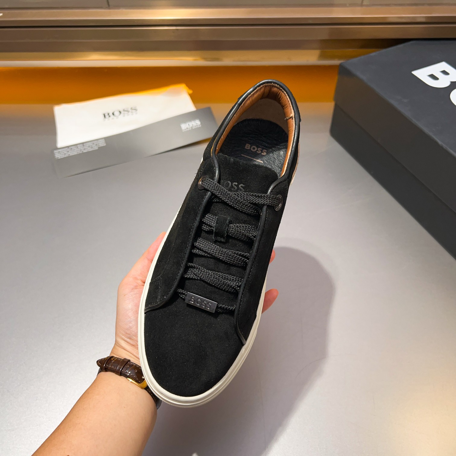 BOS* - Hugo Boss. Marca alemana de gama alta. Contra sincronizado nuevo, de lujo de gama alta de dis