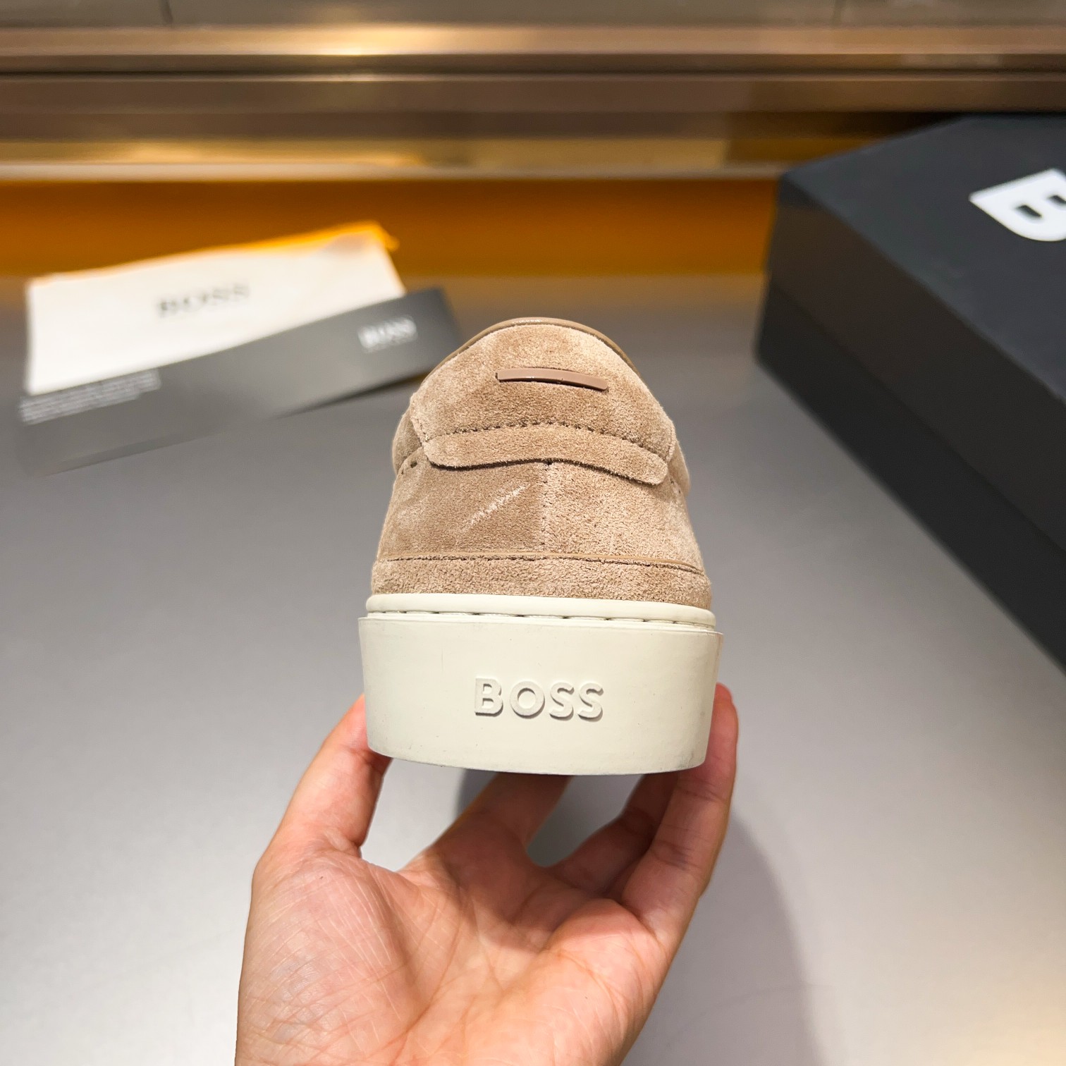 BOS* - Hugo Boss. Marca alemana de gama alta. Contra sincronizado nuevo, de lujo de gama alta de dis