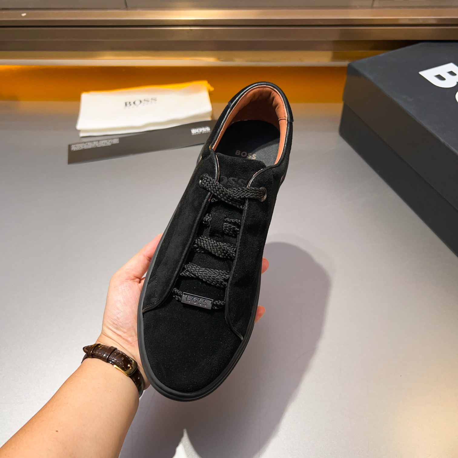BOS* - Hugo Boss. Marca alemana de gama alta. Contra sincronizado nuevo, de lujo de gama alta de dis